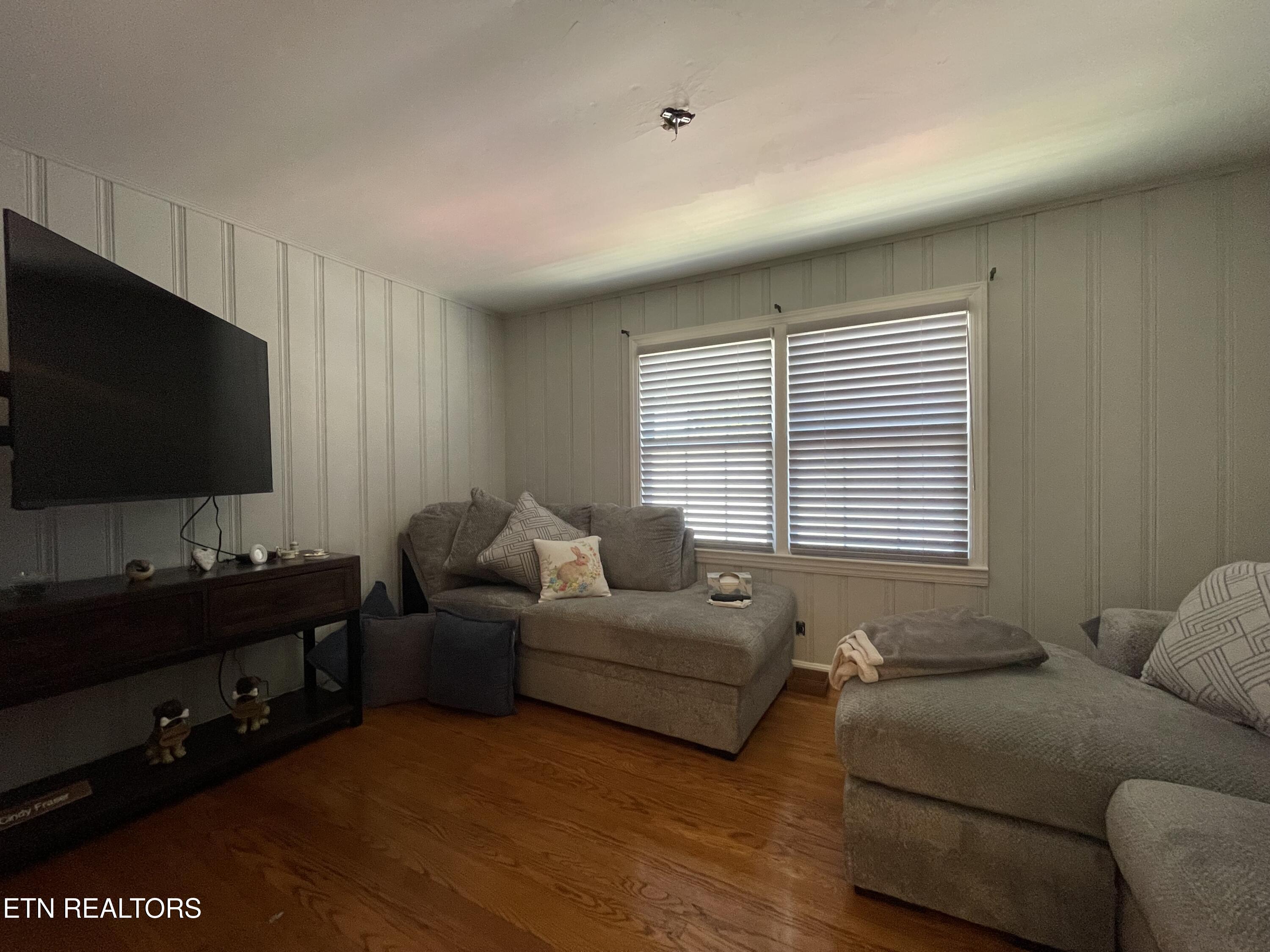 217 W Hicks Street Clinton TN 37716