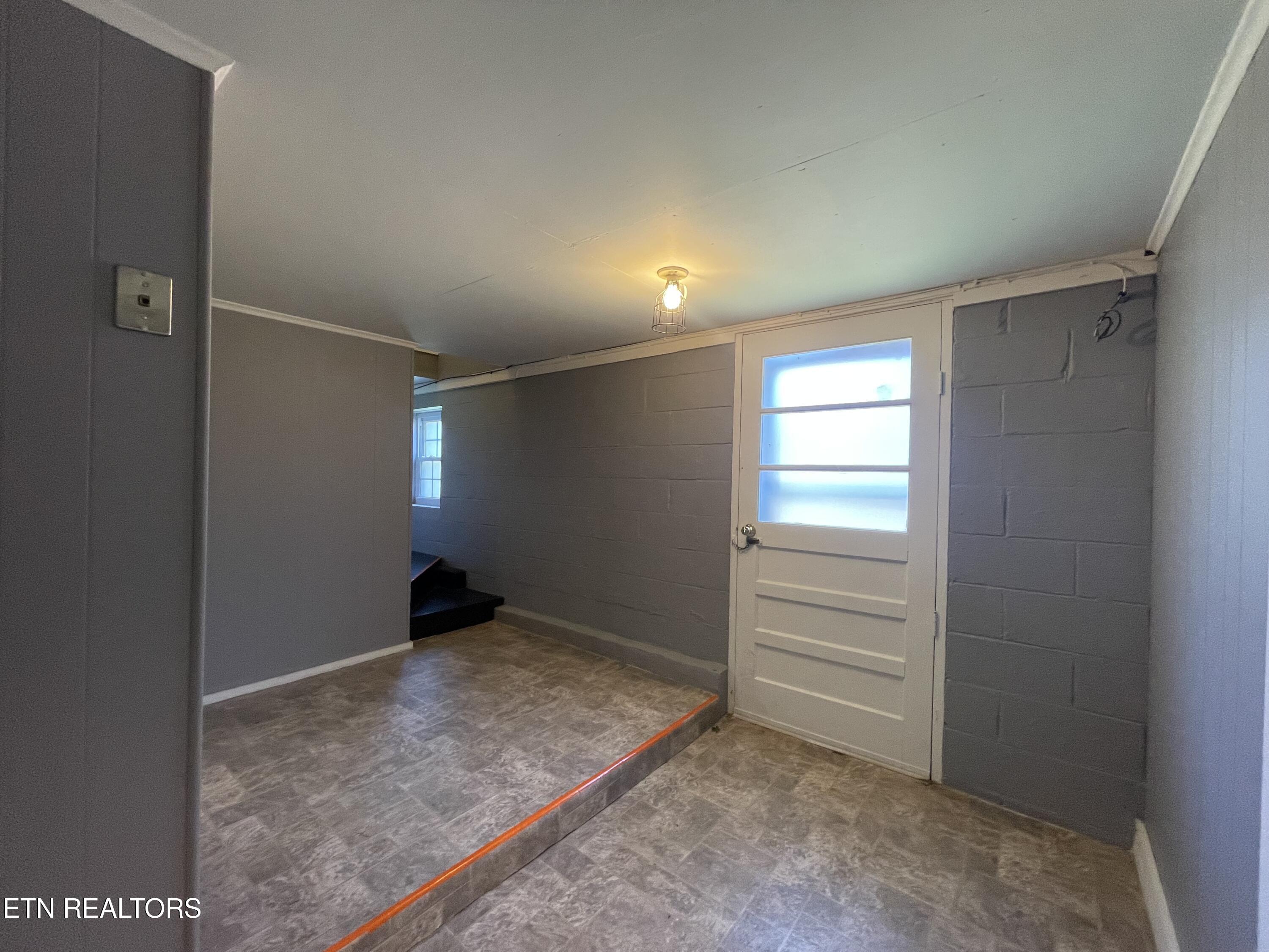217 W Hicks Street Clinton TN 37716