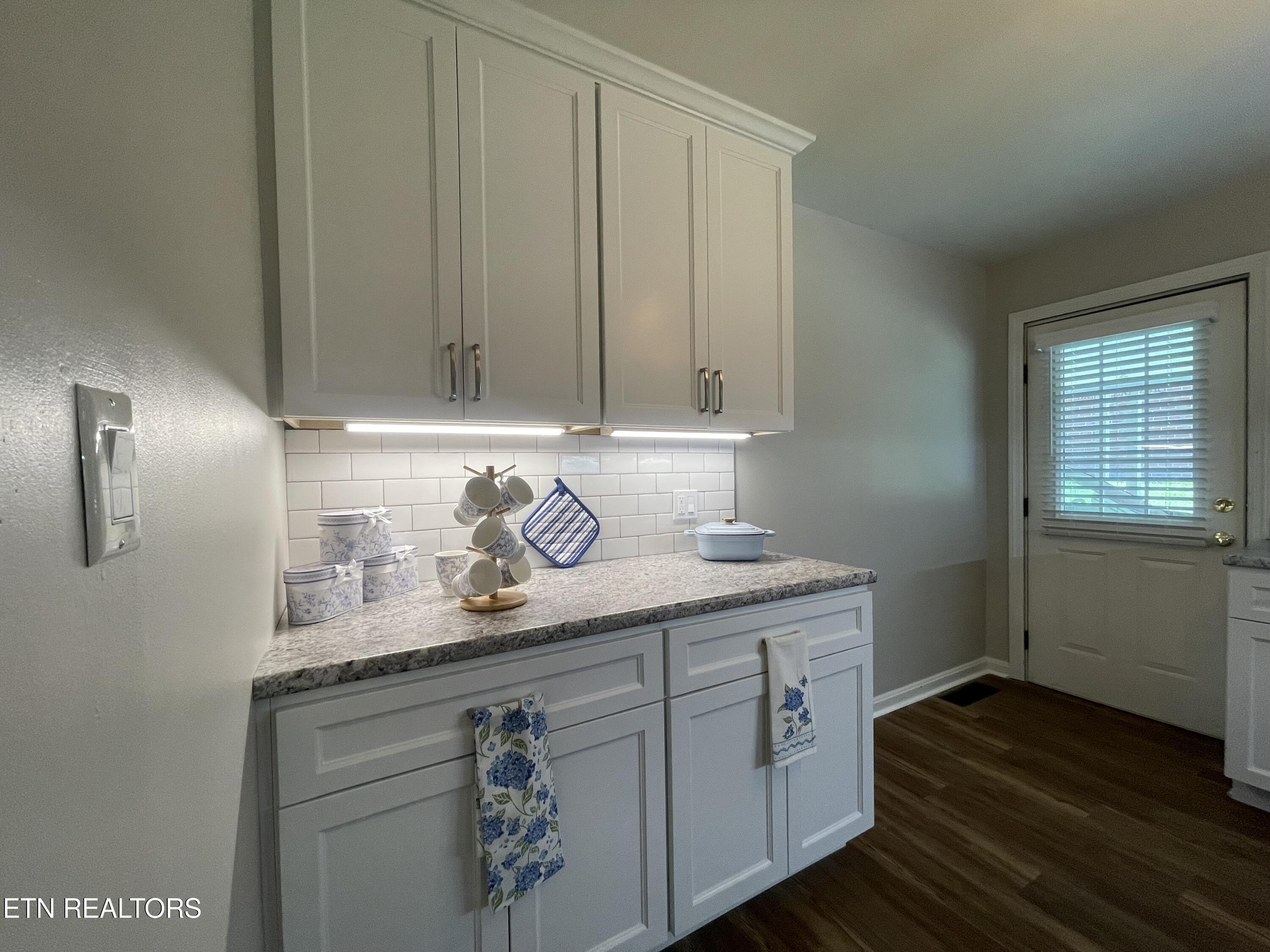 217 W Hicks Street Clinton TN 37716