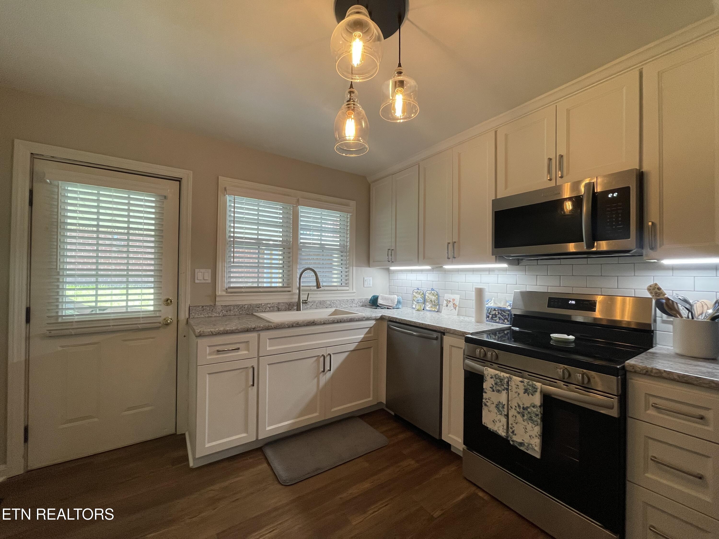 217 W Hicks Street Clinton TN 37716