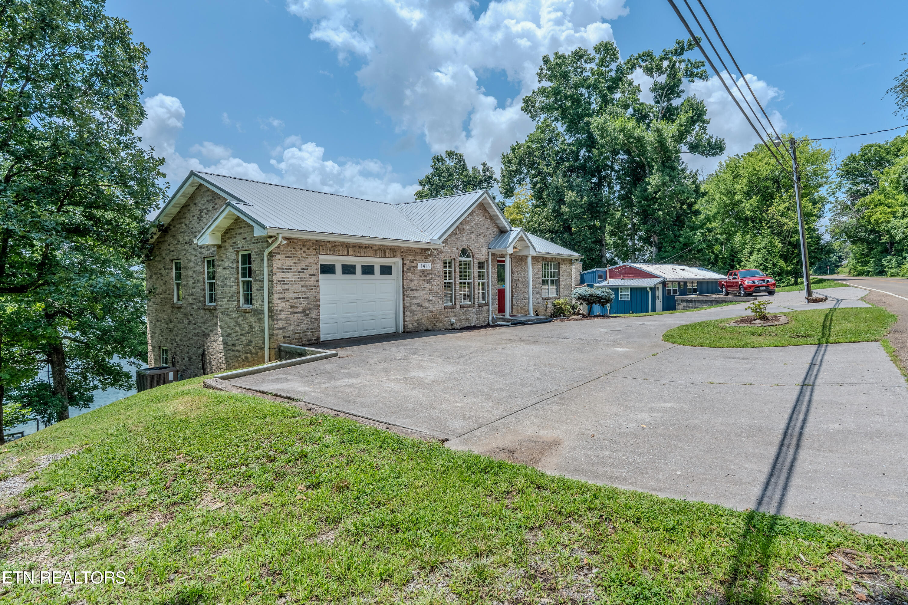 1413 Highway 139 Dandridge TN 37725