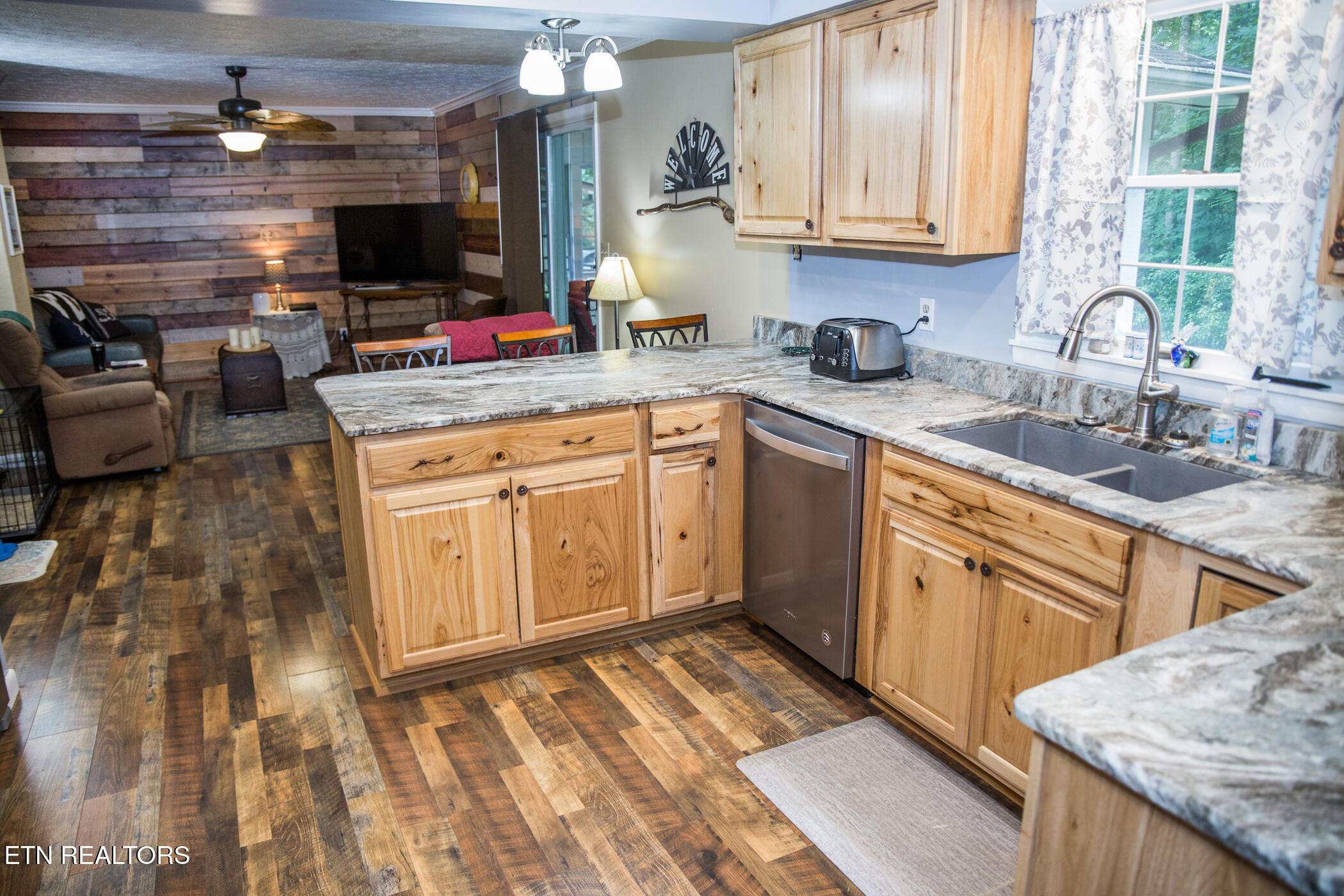 20 Black Oak Circle Crossville TN 38558