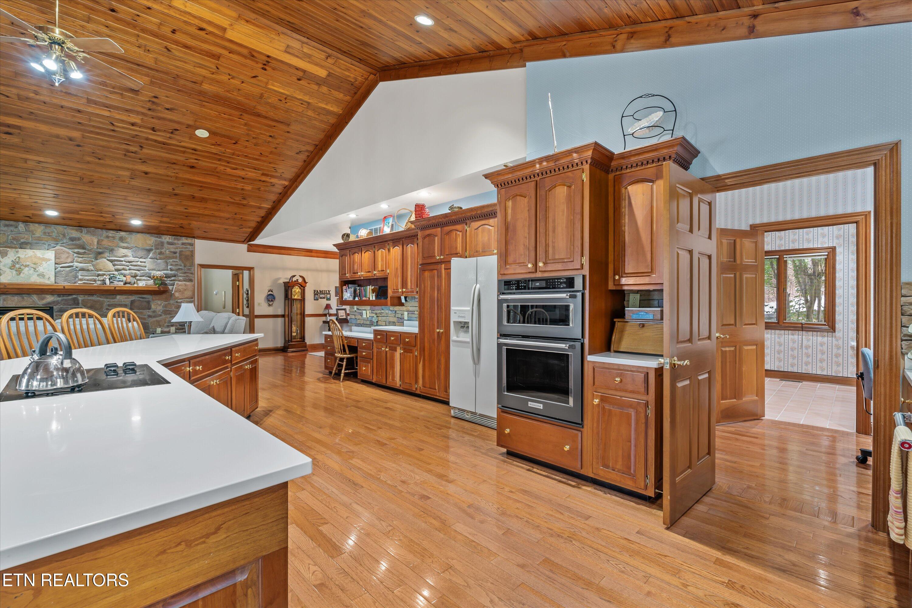 489 Fox Lake Lane Lafollette TN 37766