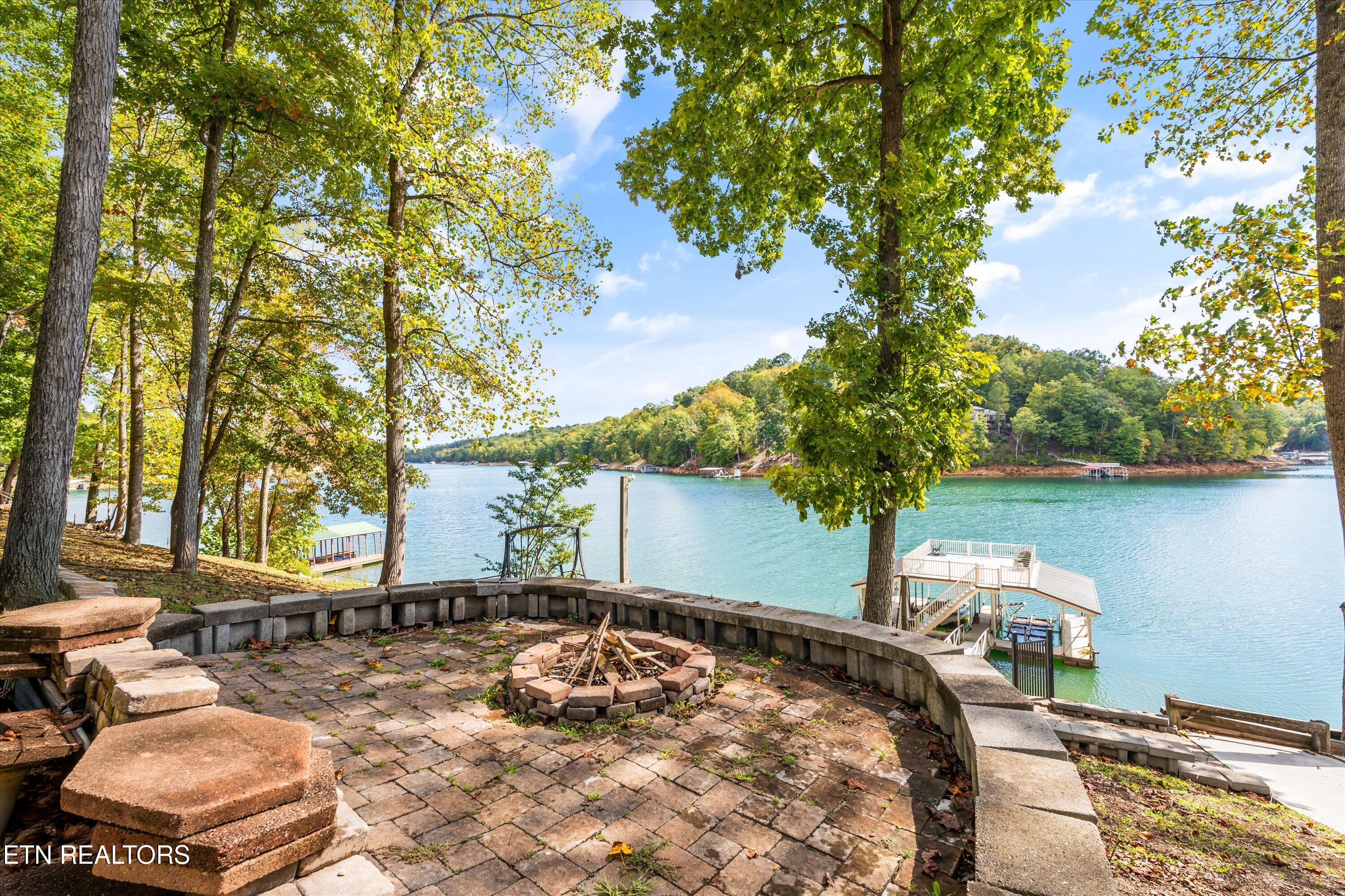 489 Fox Lake Lane Lafollette TN 37766