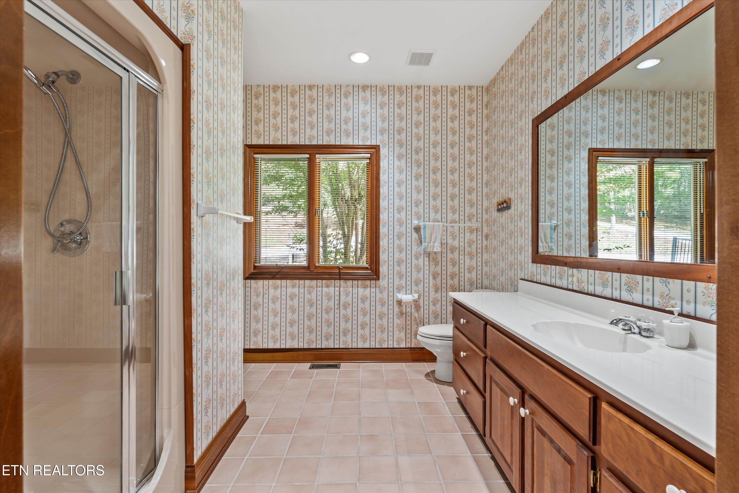 489 Fox Lake Lane Lafollette TN 37766