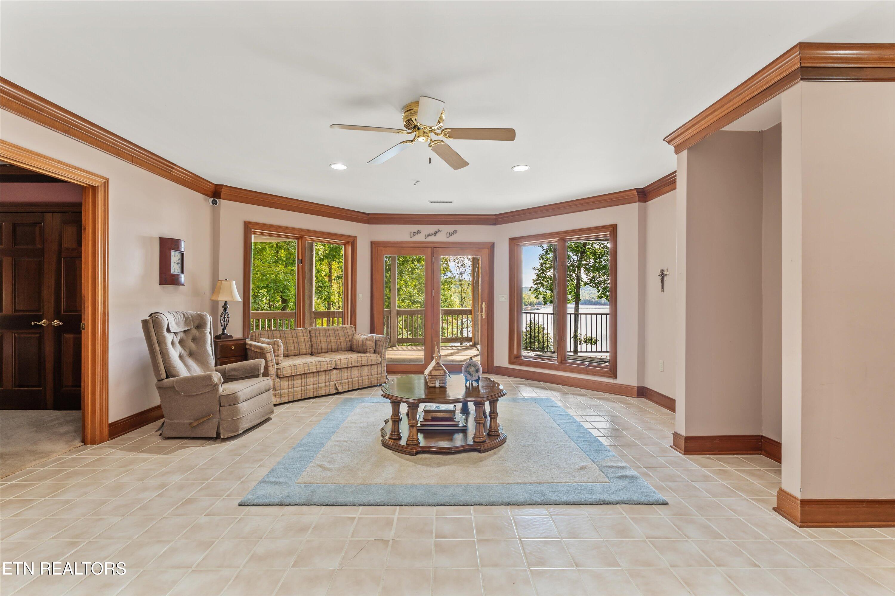 489 Fox Lake Lane Lafollette TN 37766