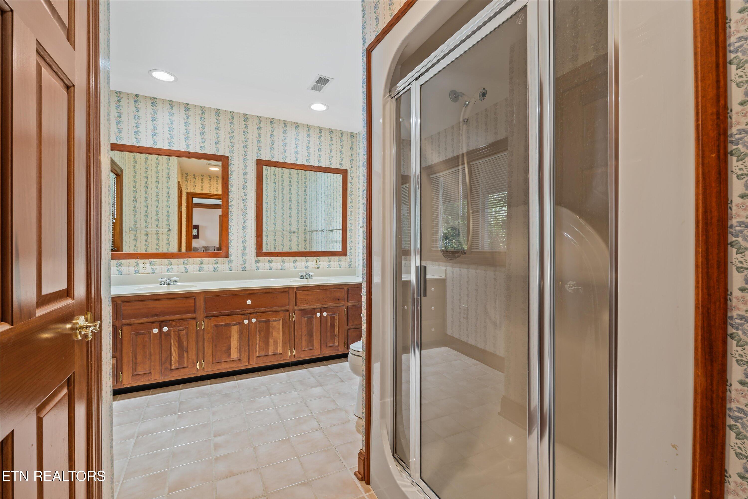 489 Fox Lake Lane Lafollette TN 37766