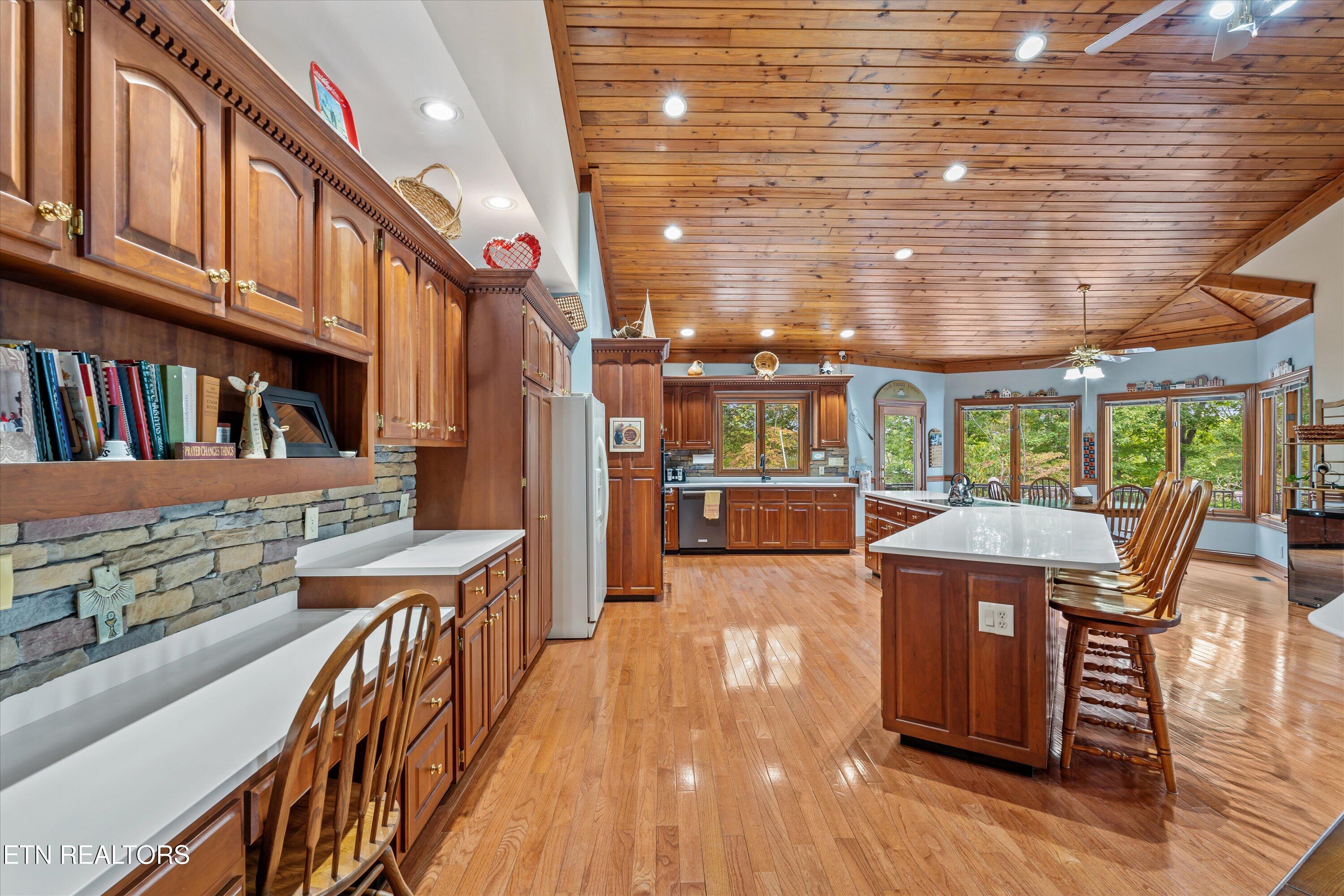 489 Fox Lake Lane Lafollette TN 37766