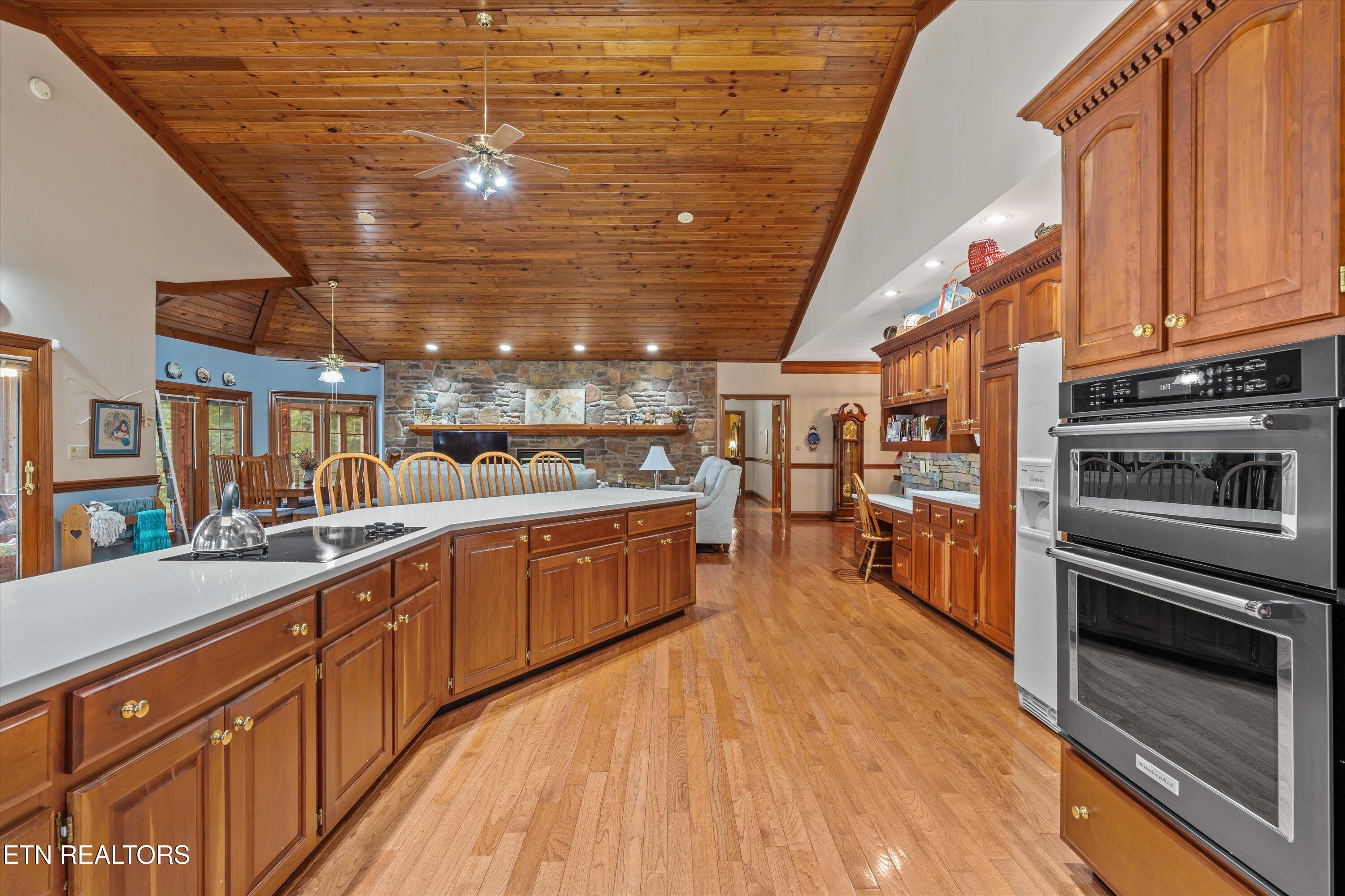 489 Fox Lake Lane Lafollette TN 37766