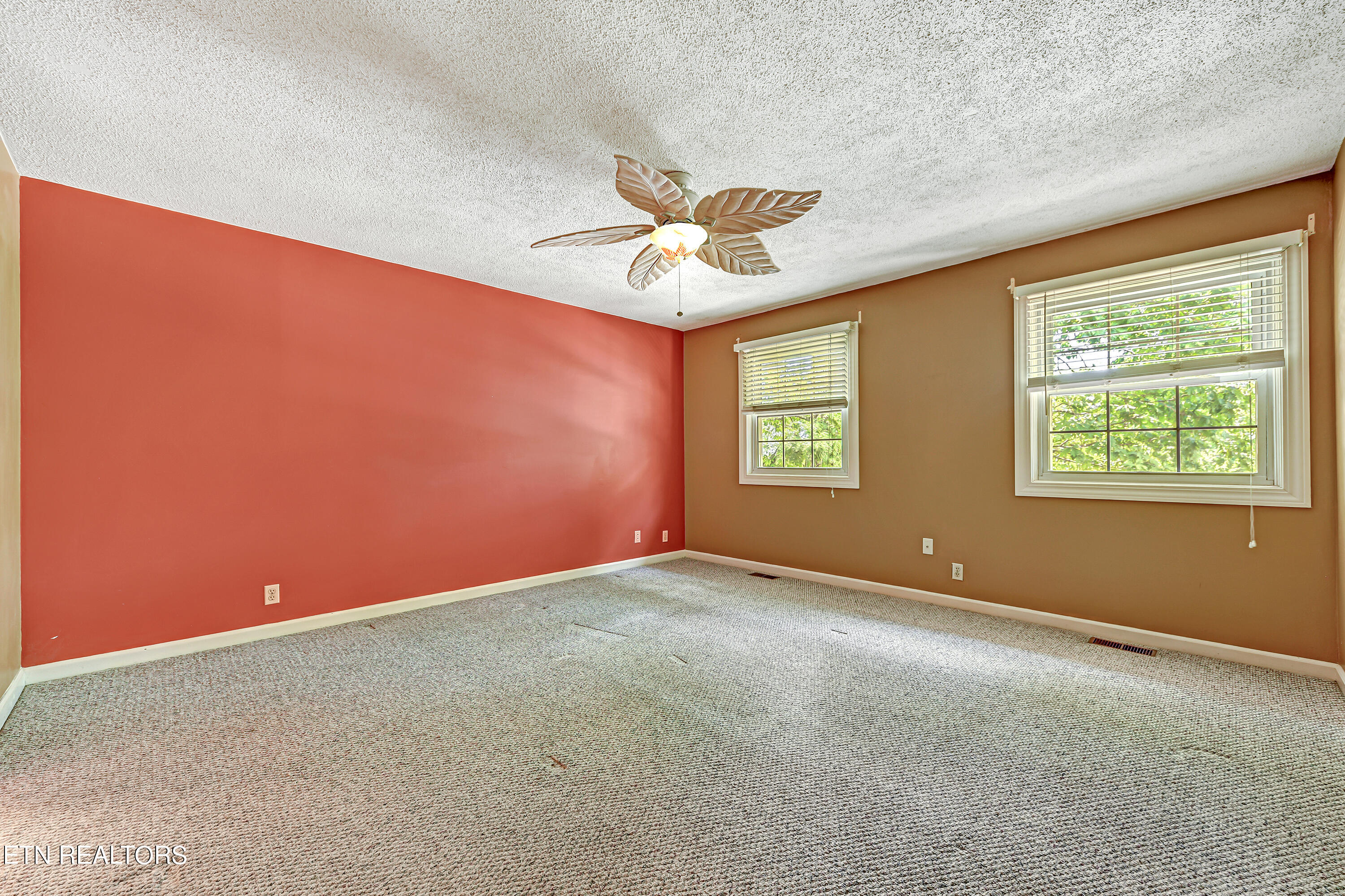 716 E Fox Den Drive Knoxville TN 37934