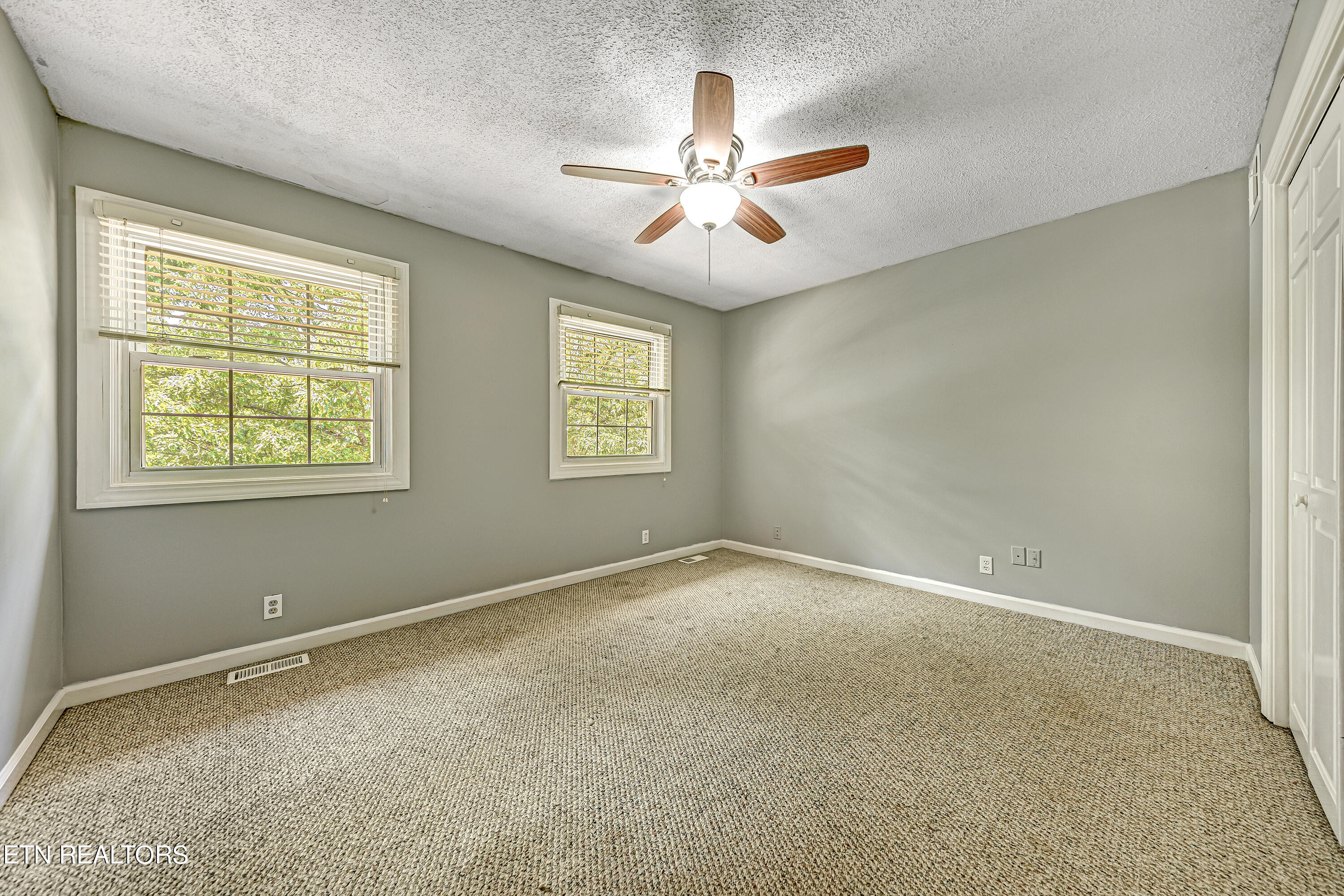 716 E Fox Den Drive Knoxville TN 37934
