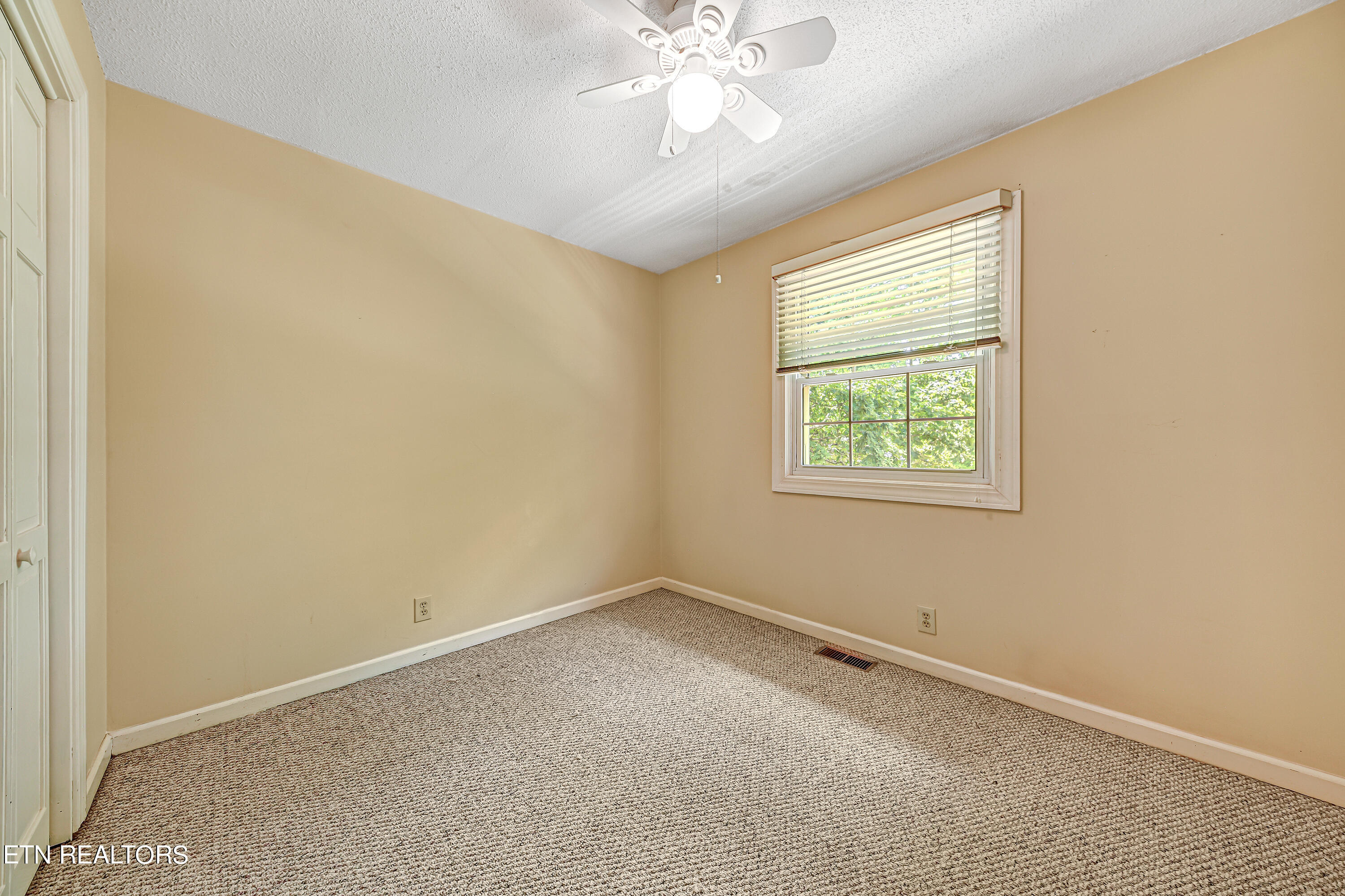 716 E Fox Den Drive Knoxville TN 37934