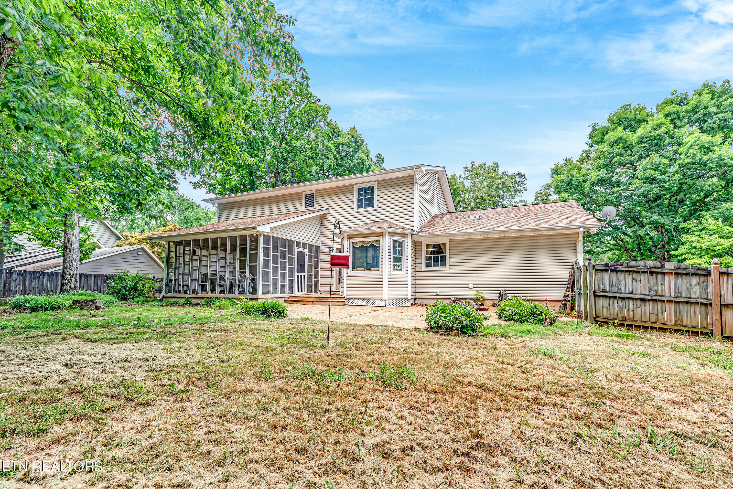 716 E Fox Den Drive Knoxville TN 37934