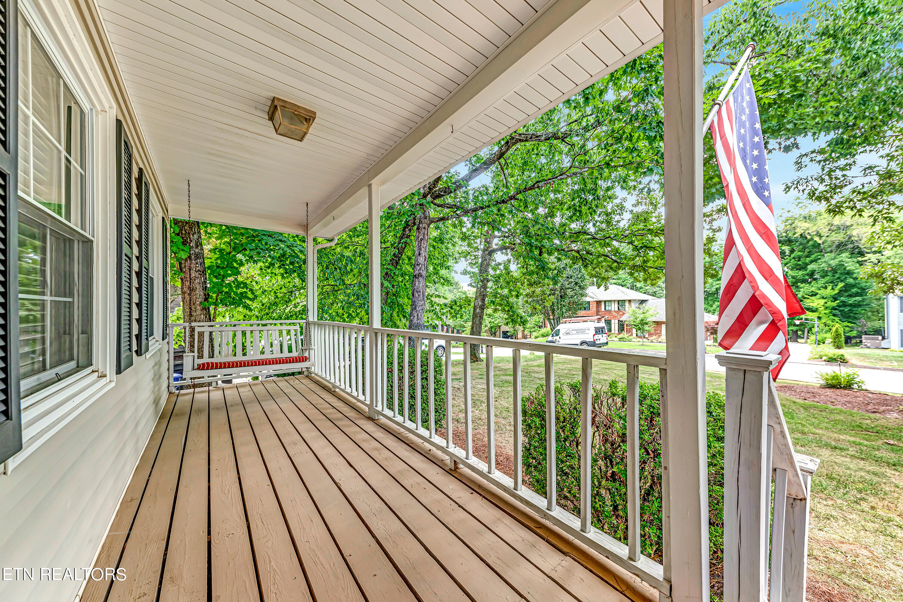 716 E Fox Den Drive Knoxville TN 37934
