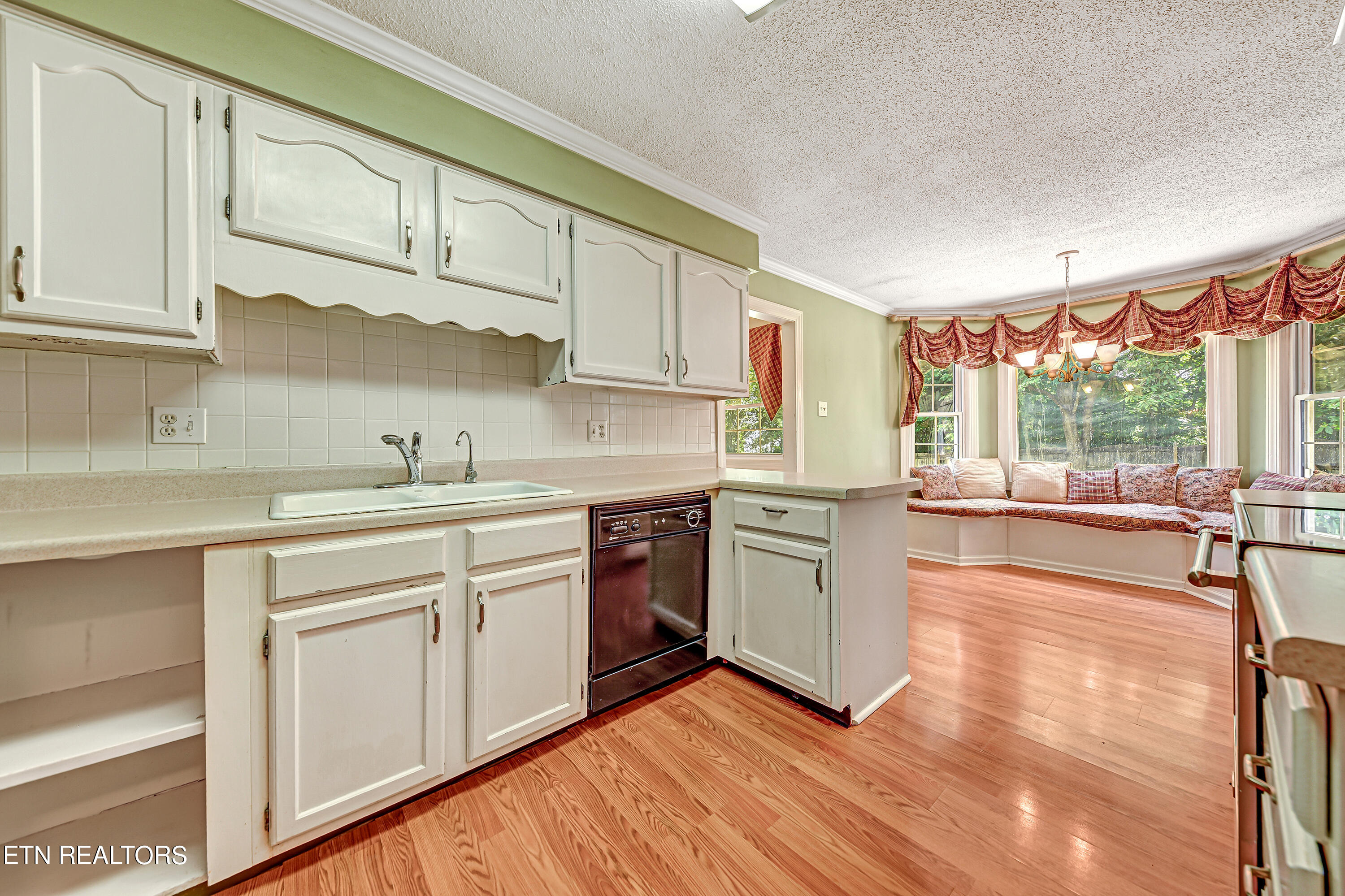 716 E Fox Den Drive Knoxville TN 37934