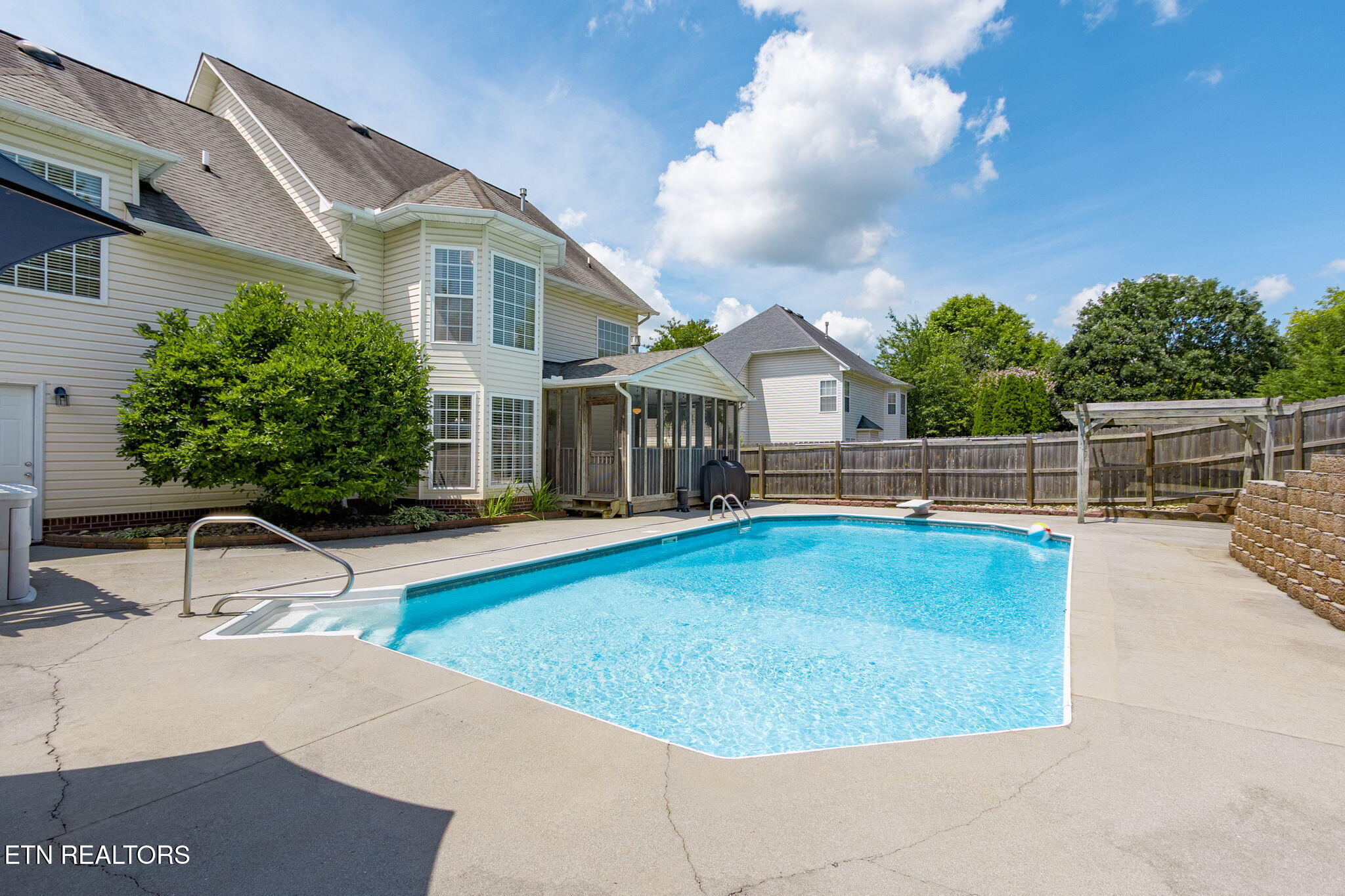 9501 Hickory Knoll Lane Knoxville TN 37931