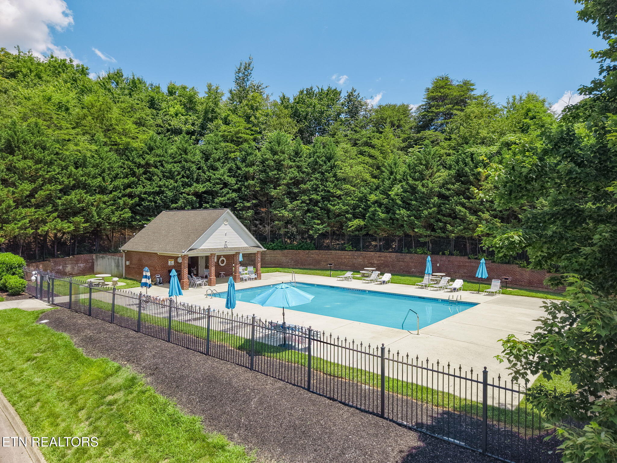 9501 Hickory Knoll Lane Knoxville TN 37931