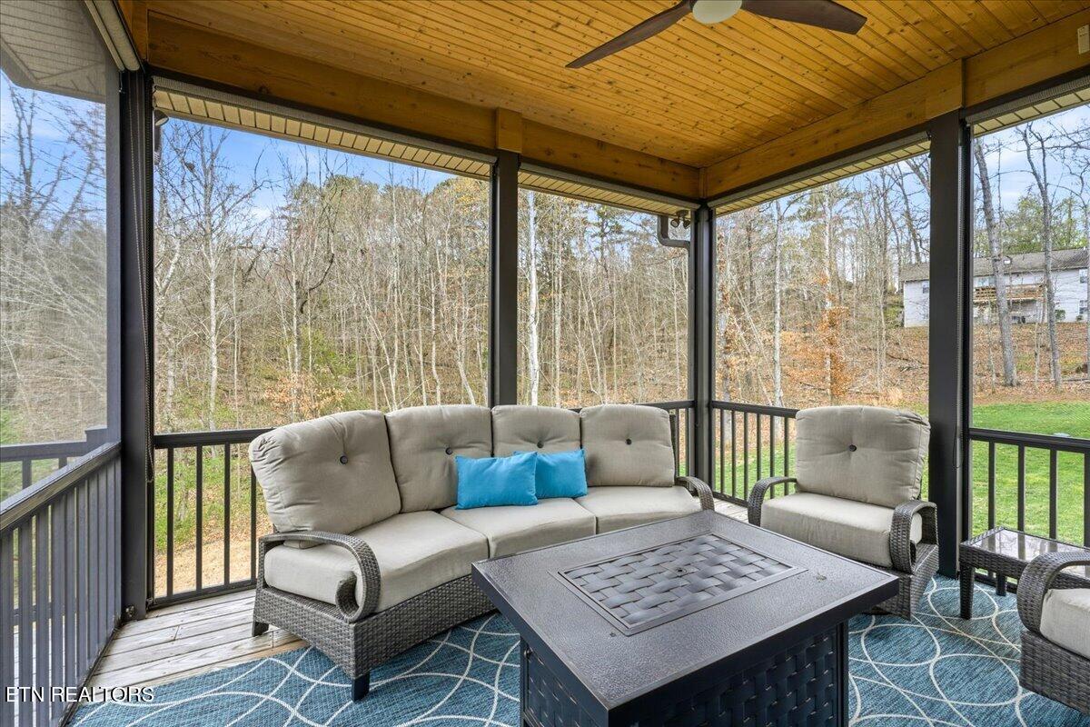 107 Daleyuhski Way Loudon TN 37774