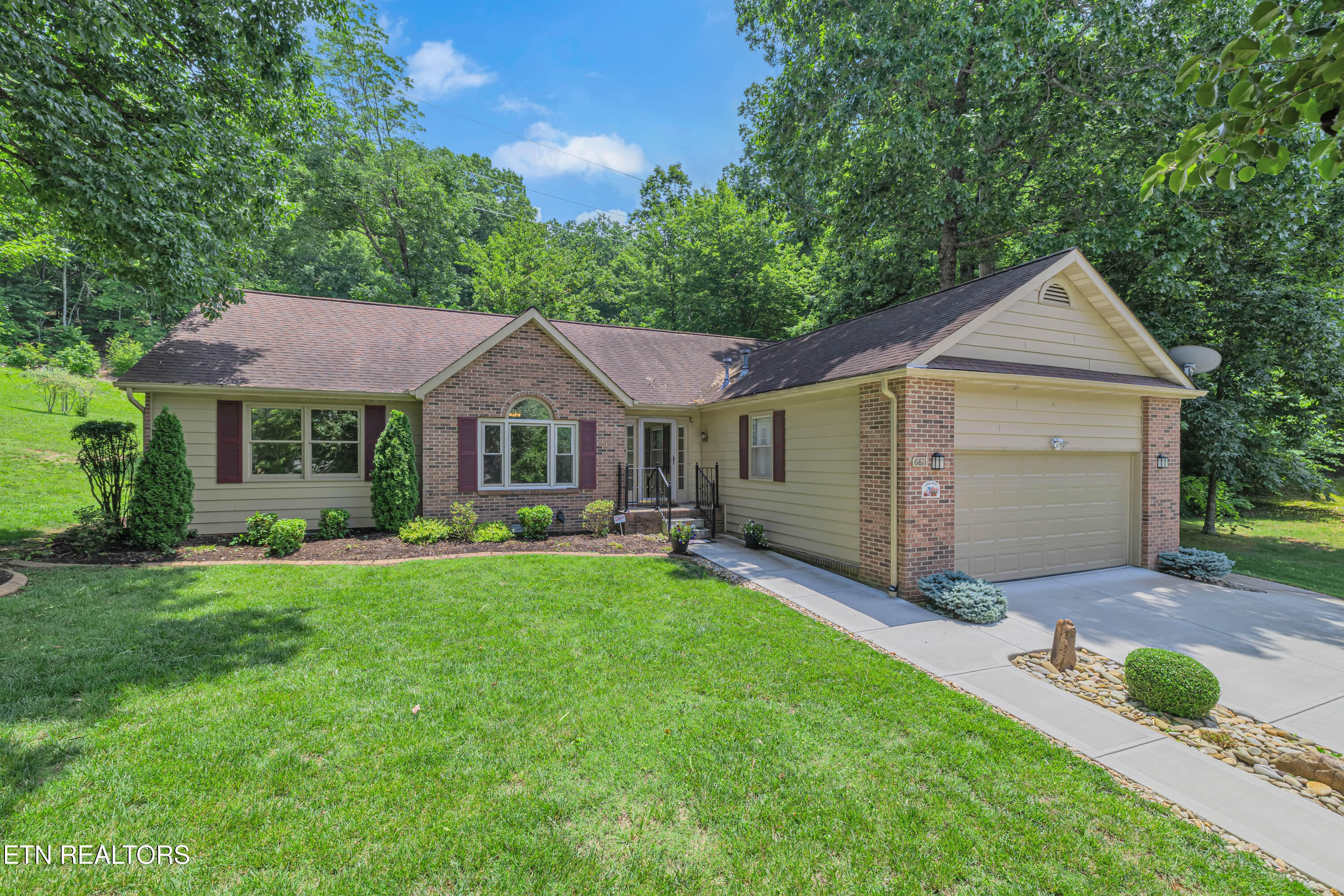 6811 Hunters Trail Knoxville TN 37921