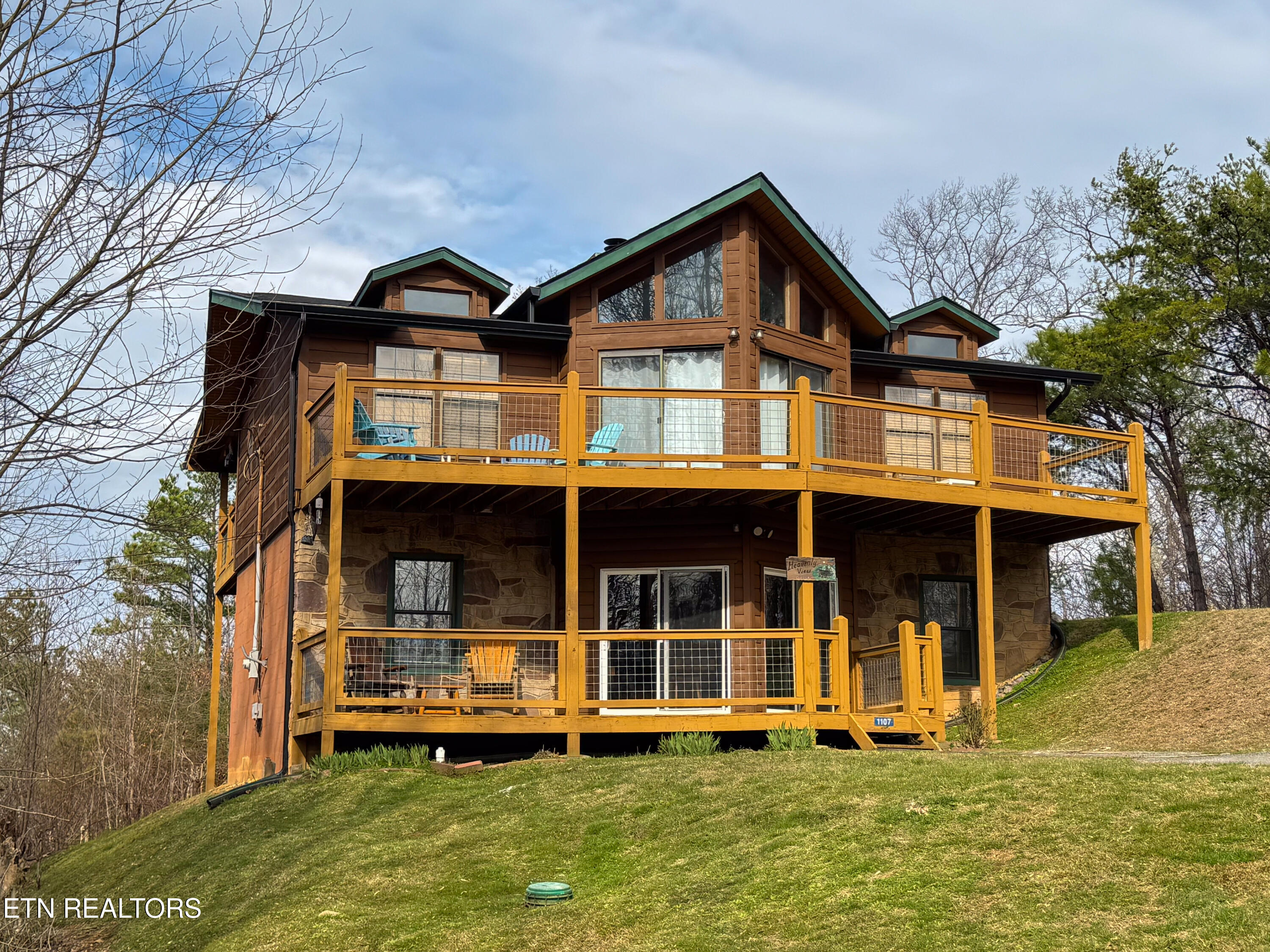 1107 Fox Run Gatlinburg TN 37738
