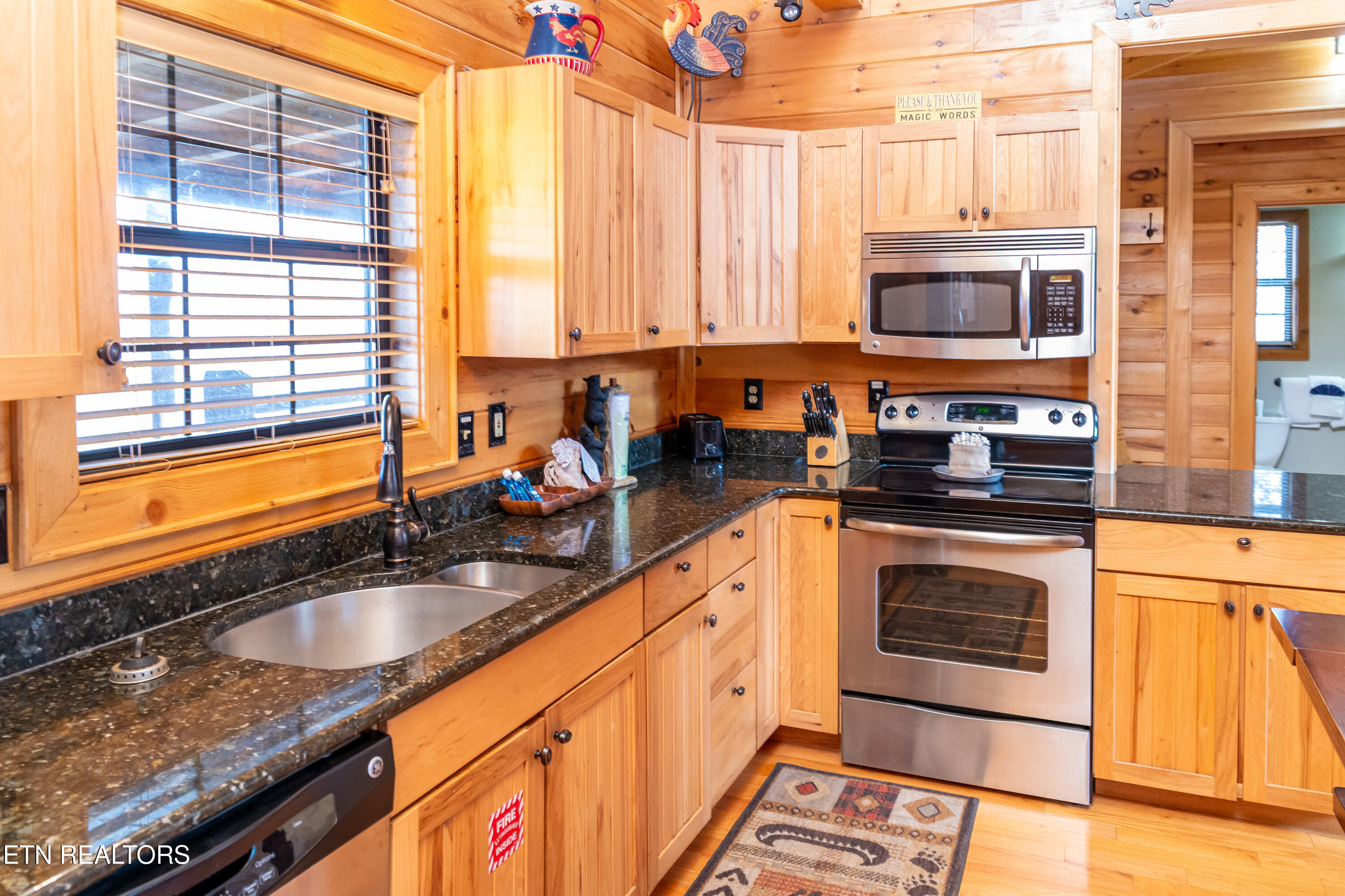 1107 Fox Run Gatlinburg TN 37738