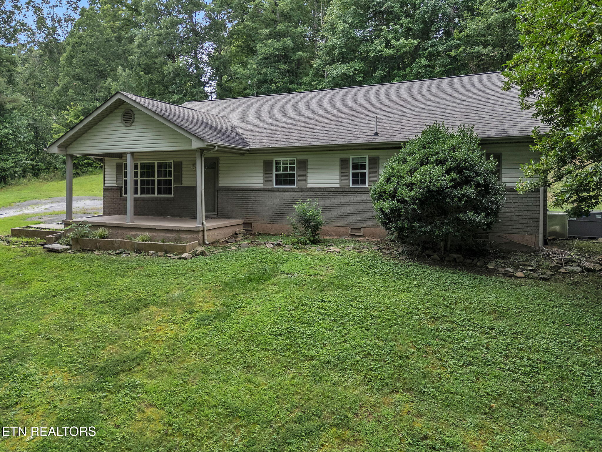 241 Skyline Drive Oneida TN 37841