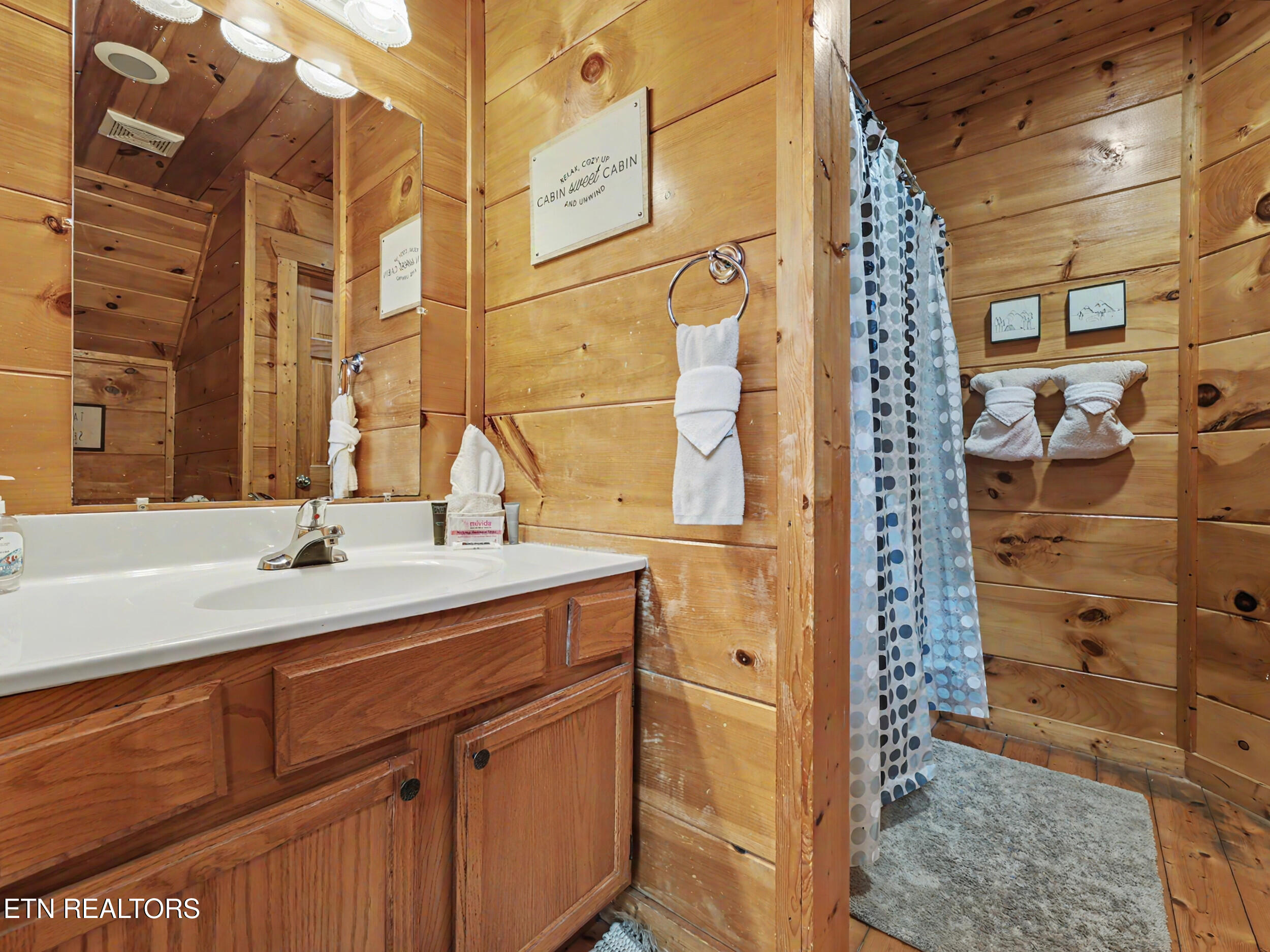 2434 N School House Gap Road Sevierville TN 37876