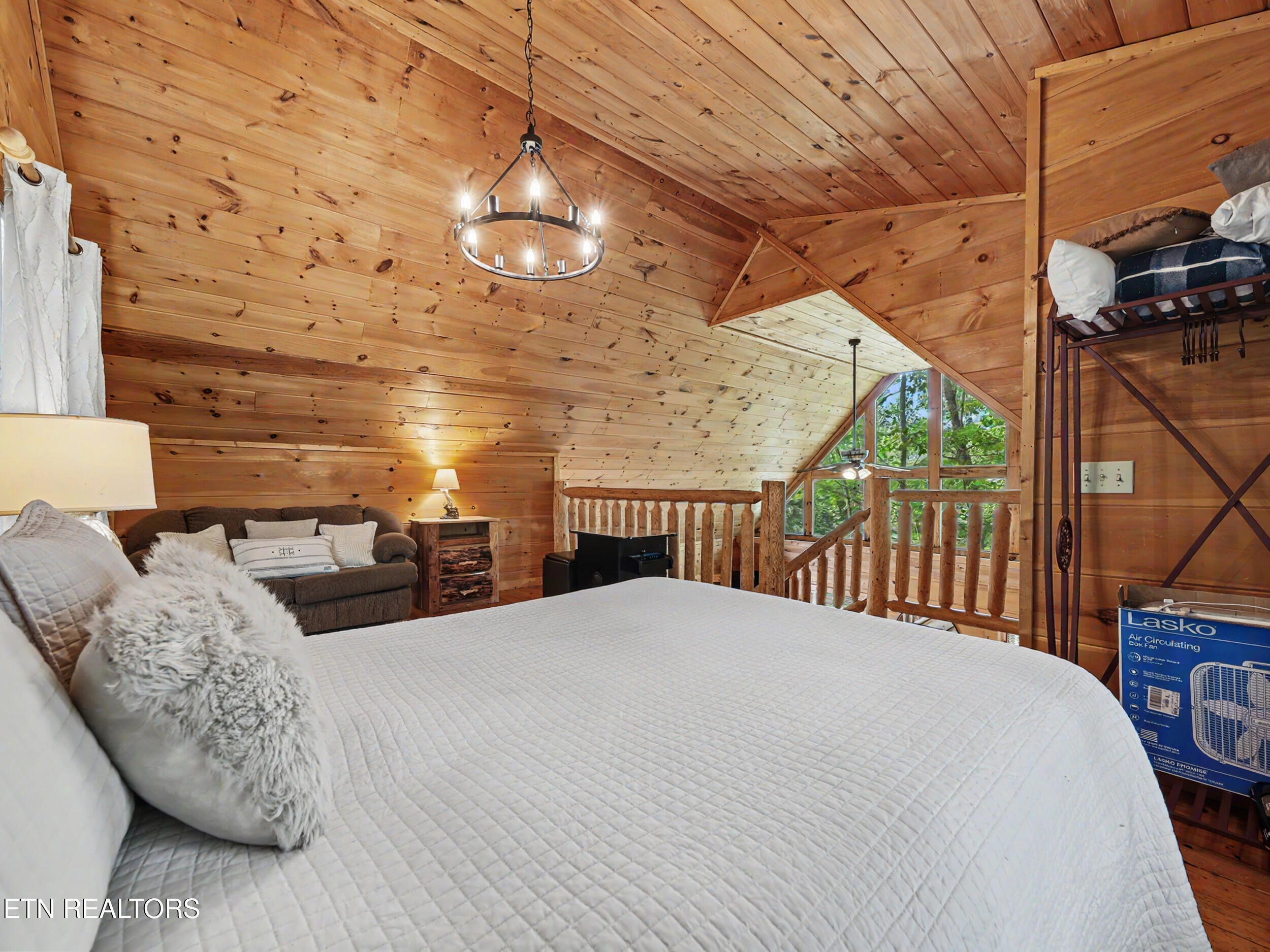 2434 N School House Gap Road Sevierville TN 37876