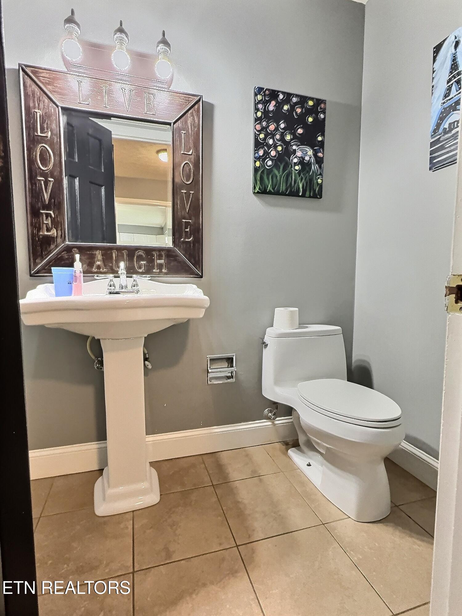 111 W Fir Street Lafollette TN 37766