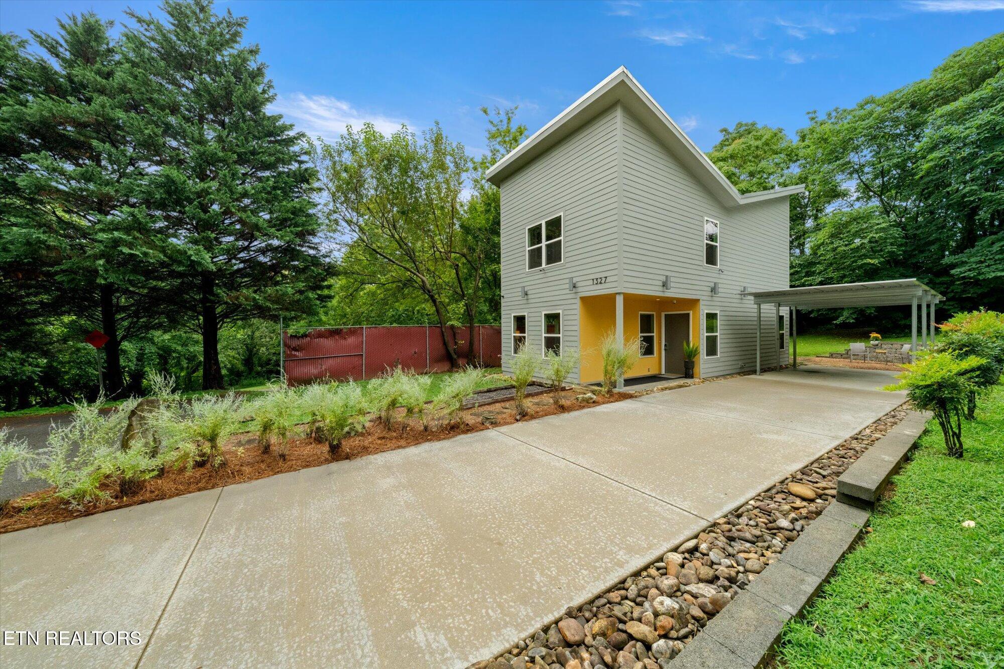 1327 Brown Avenue Knoxville TN 37917