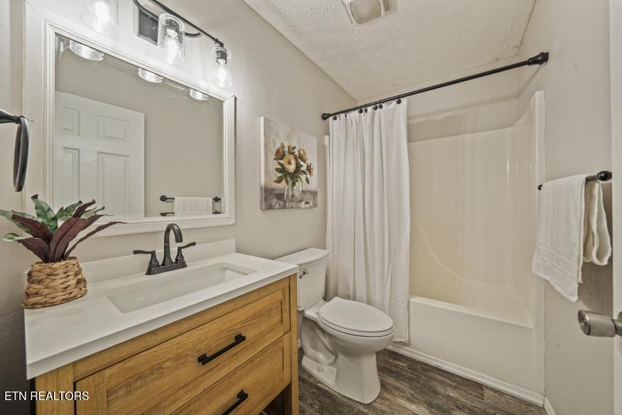 2208 Island Boulevard Sevierville TN 37876