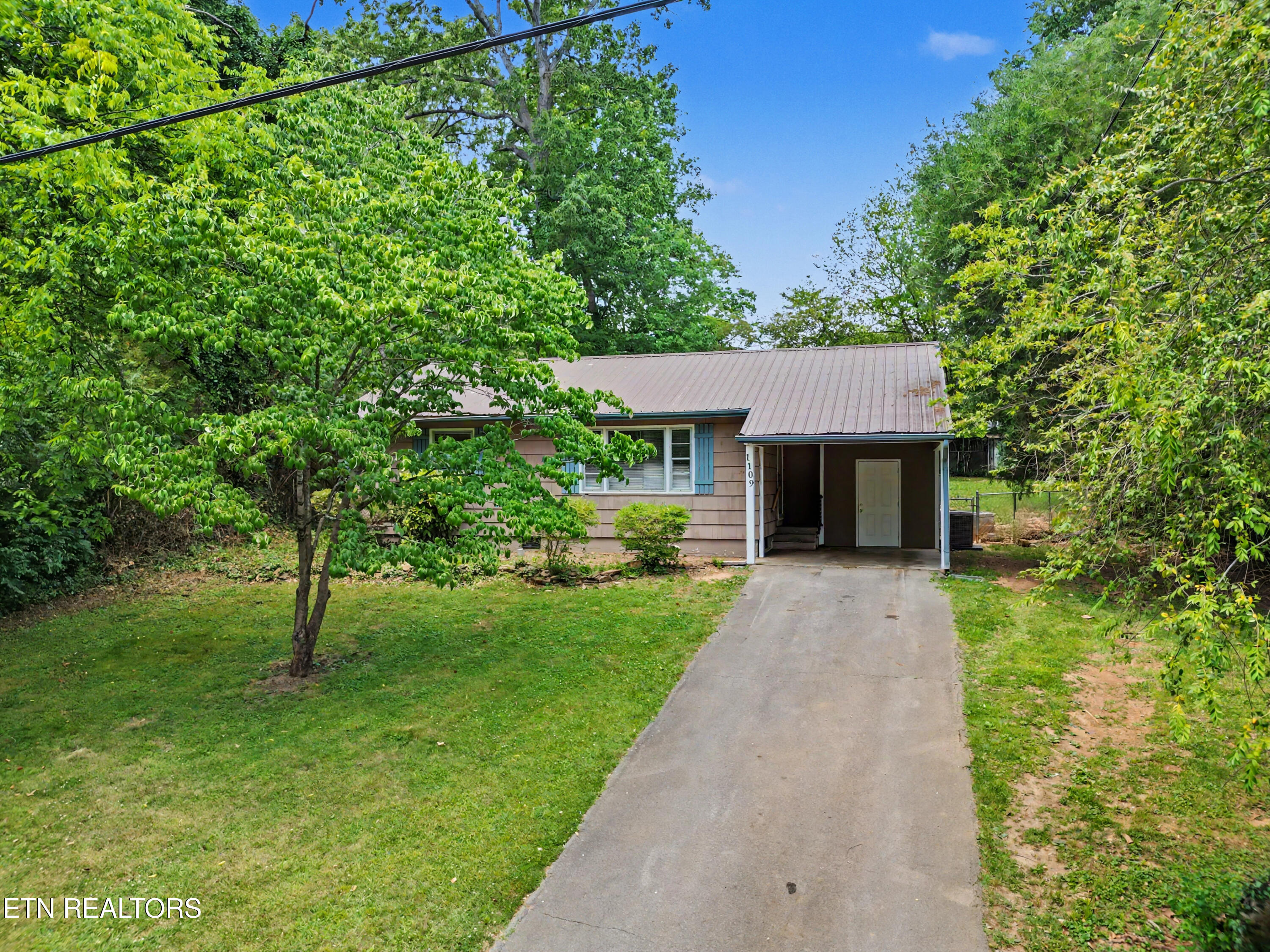 1109 Tapoco Avenue Maryville TN 37801