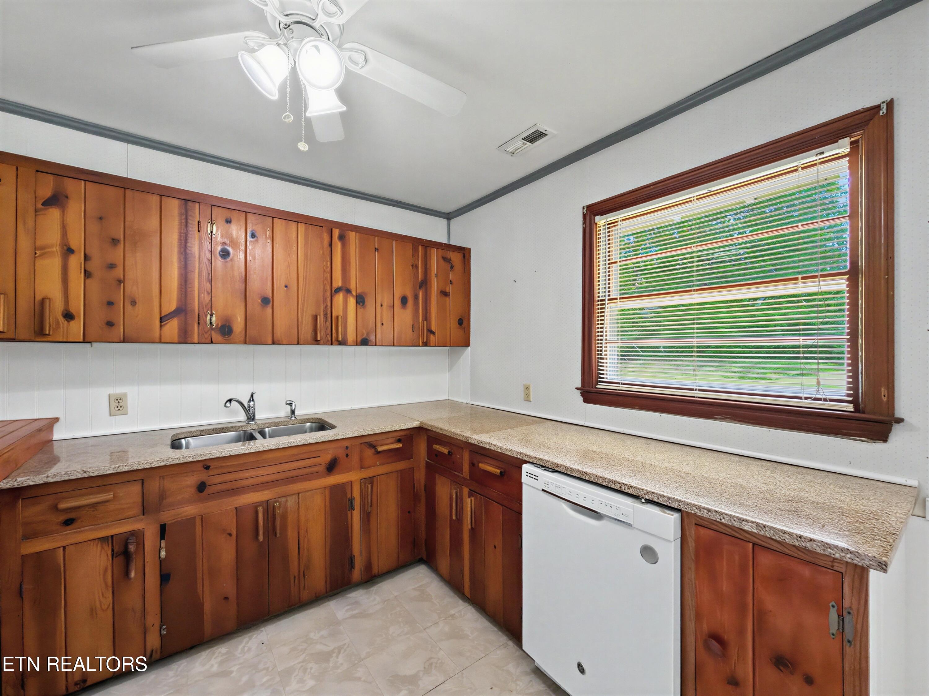 1109 Tapoco Avenue Maryville TN 37801