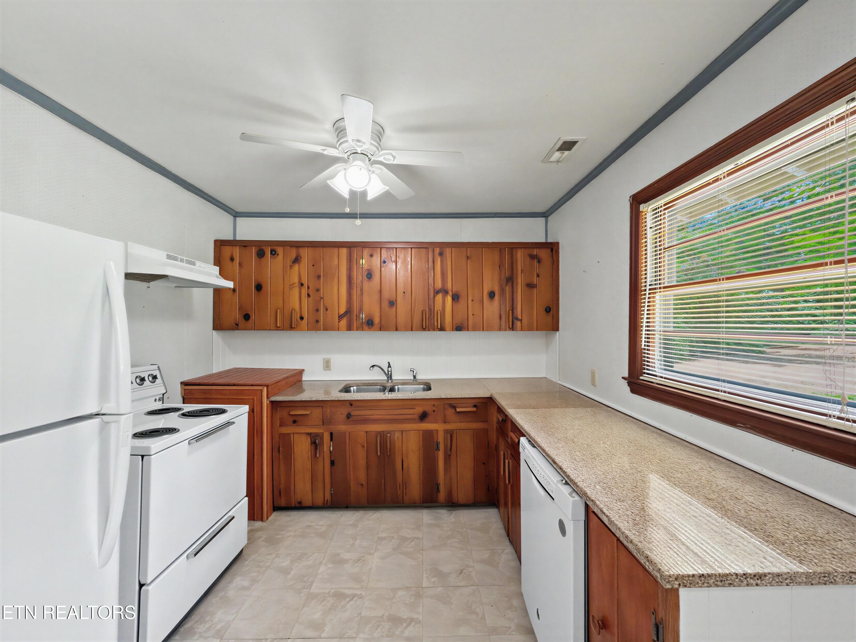 1109 Tapoco Avenue Maryville TN 37801
