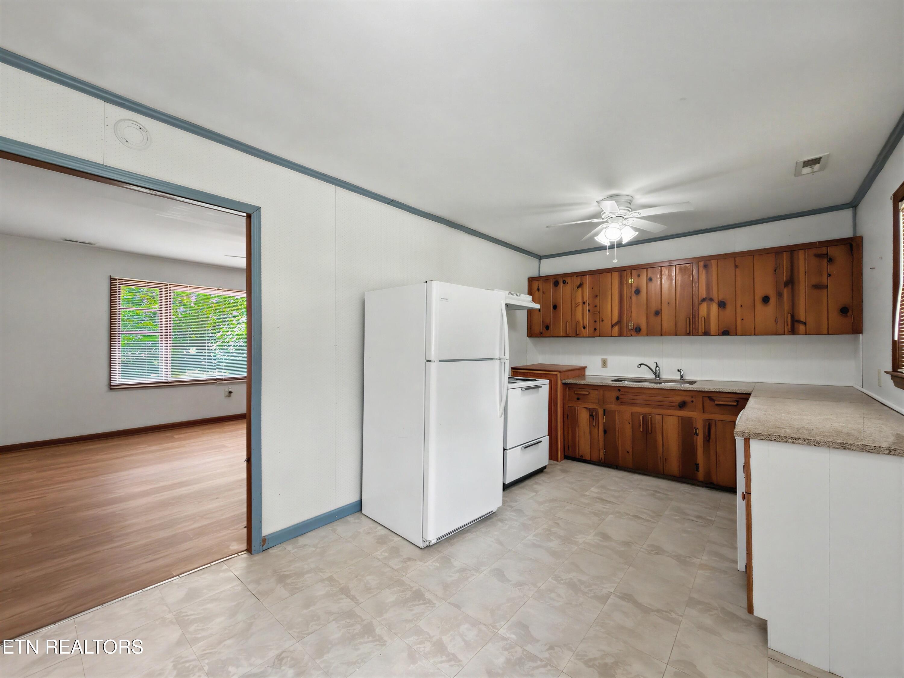1109 Tapoco Avenue Maryville TN 37801