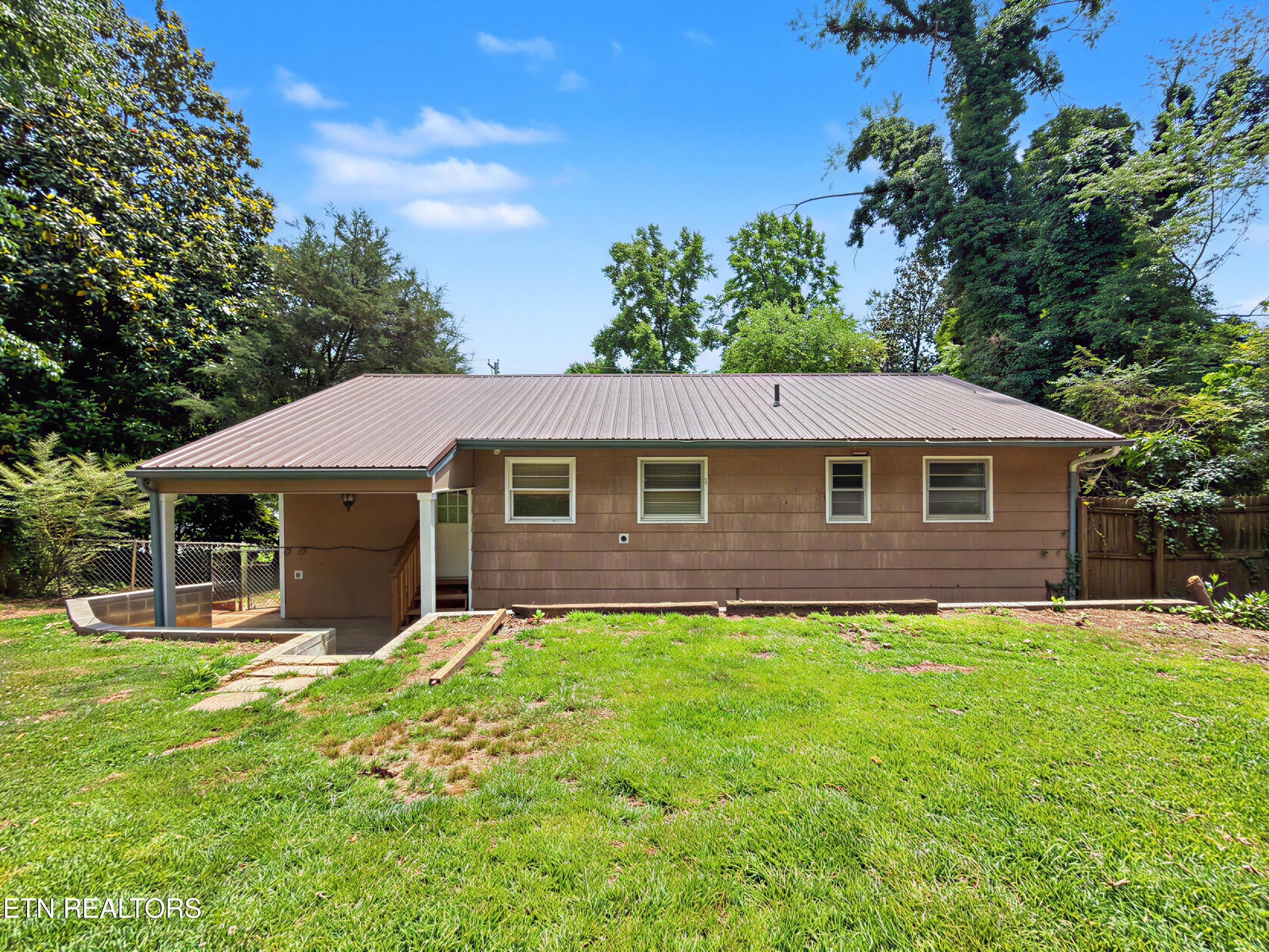 1109 Tapoco Avenue Maryville TN 37801