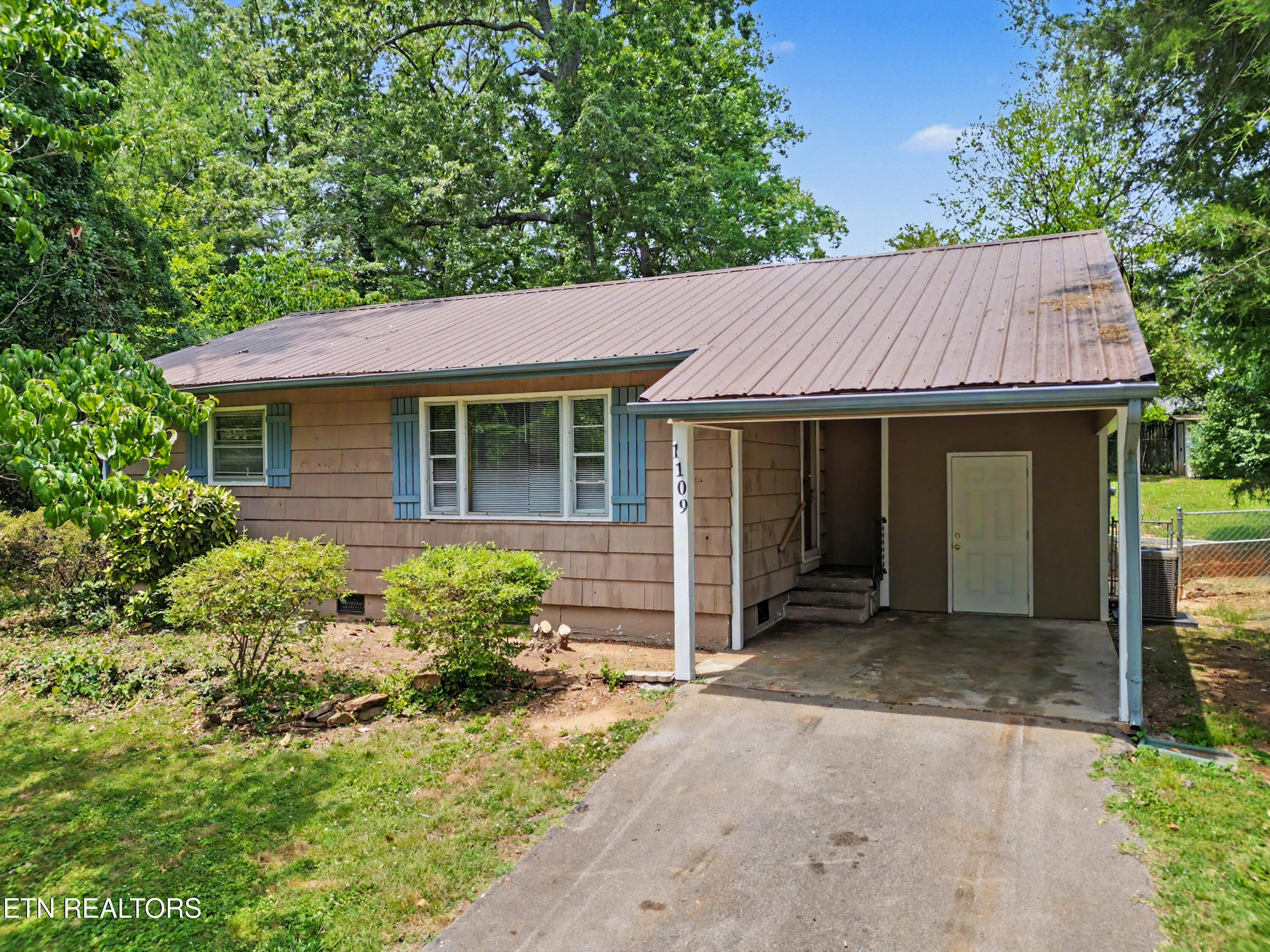 1109 Tapoco Avenue Maryville TN 37801