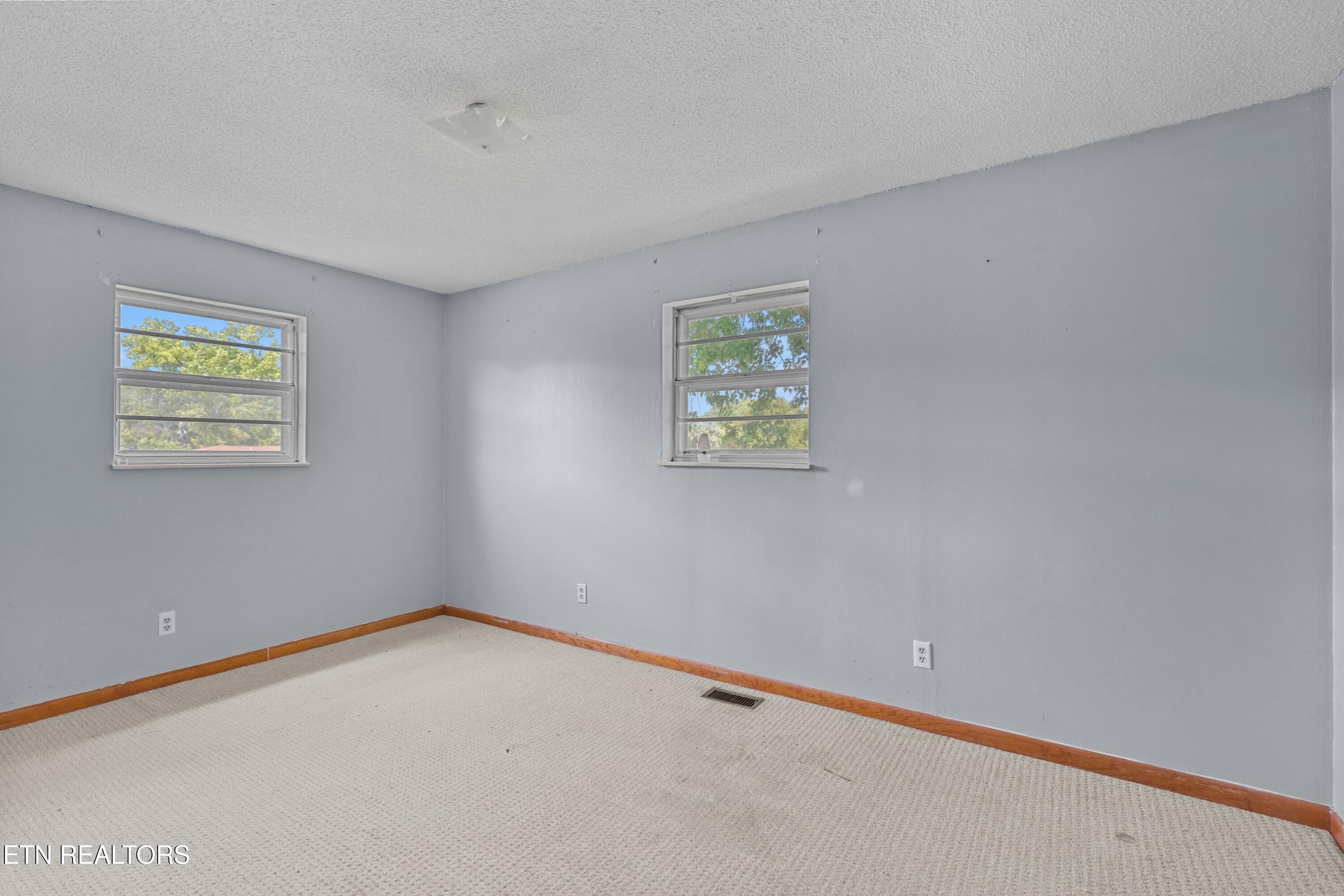 215 Hillcrest Street Rogersville TN 37857