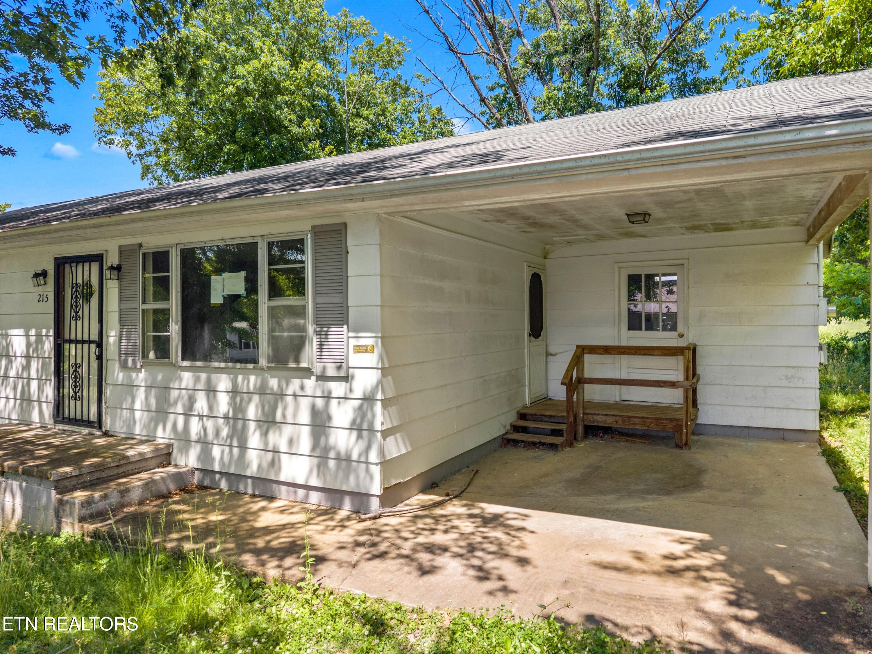 215 Hillcrest Street Rogersville TN 37857