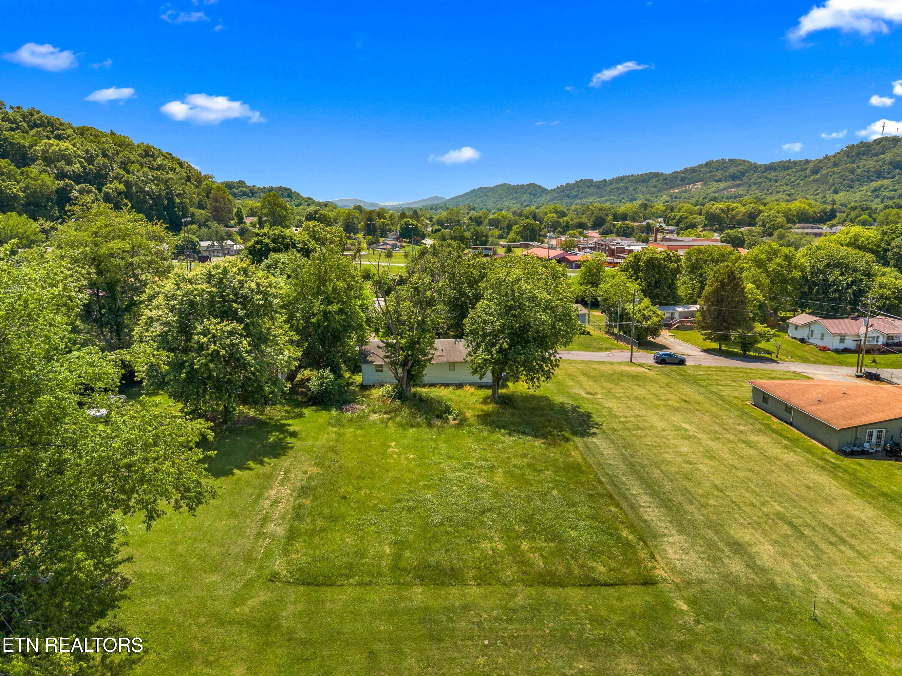 215 Hillcrest Street Rogersville TN 37857