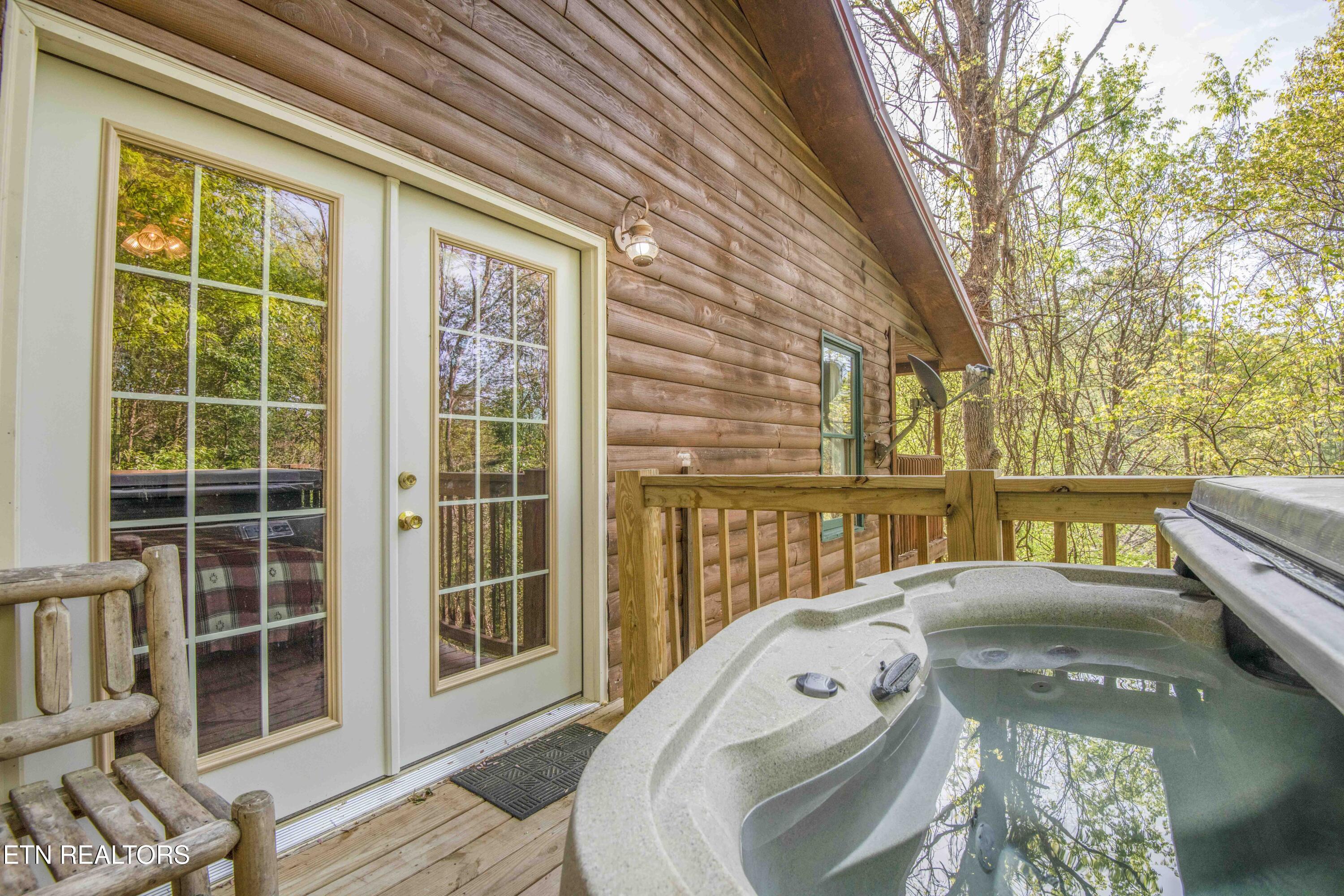 906 Lowe Valley Drive Sevierville TN 37862
