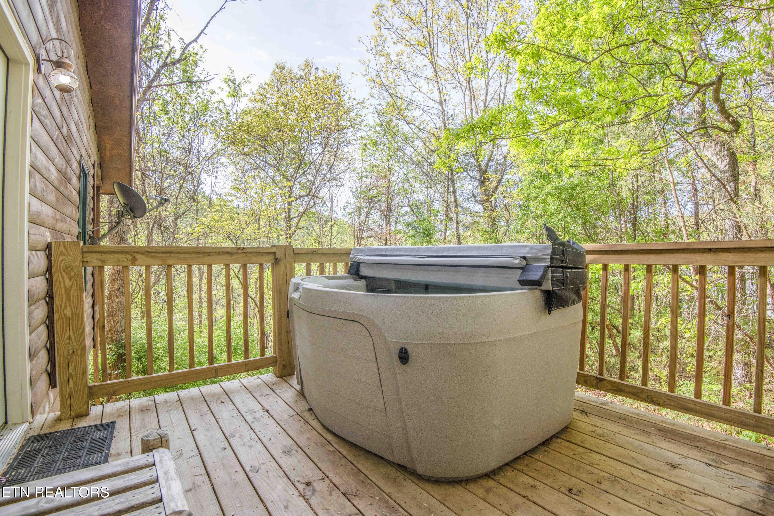 906 Lowe Valley Drive Sevierville TN 37862