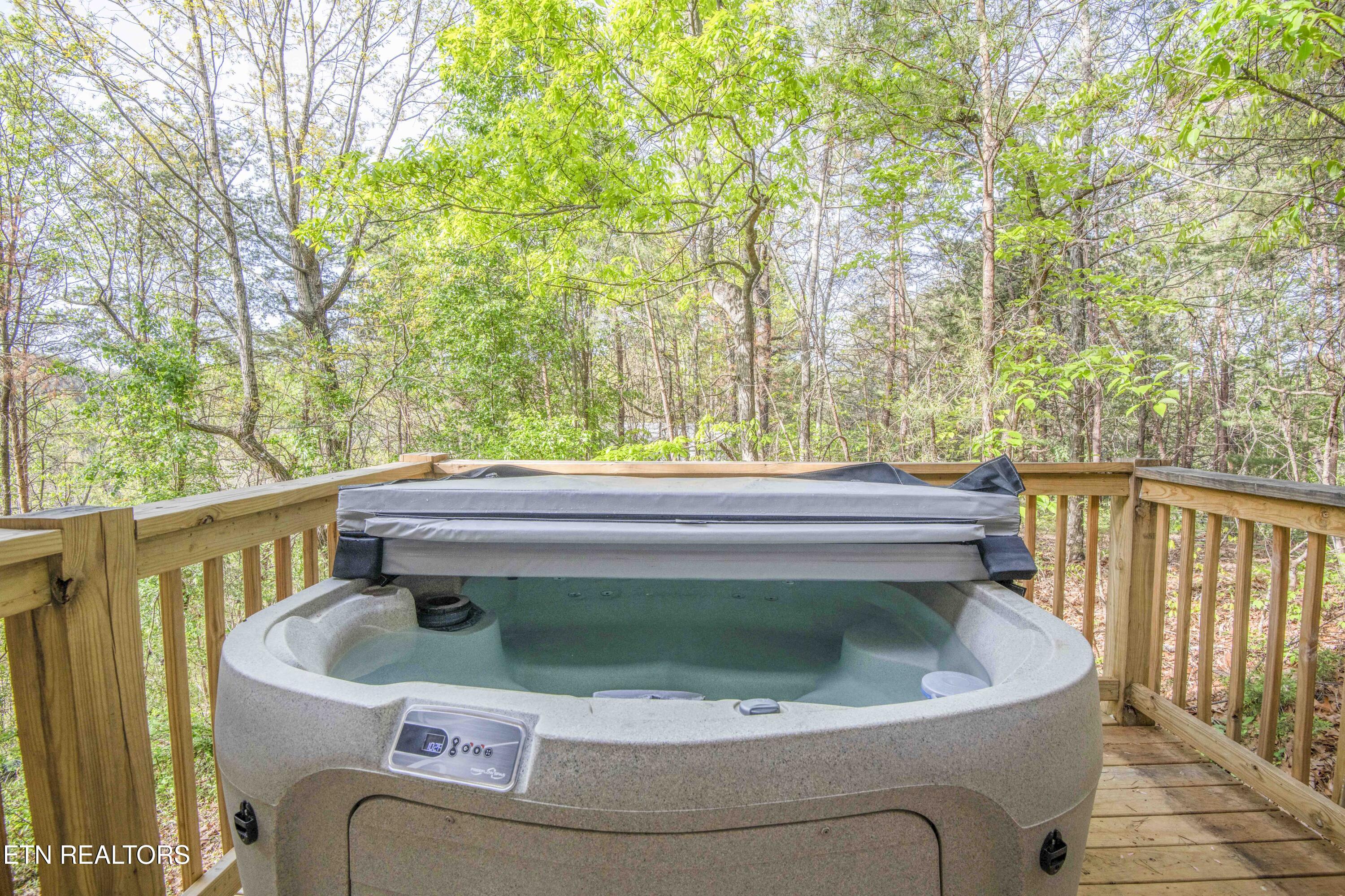 906 Lowe Valley Drive Sevierville TN 37862