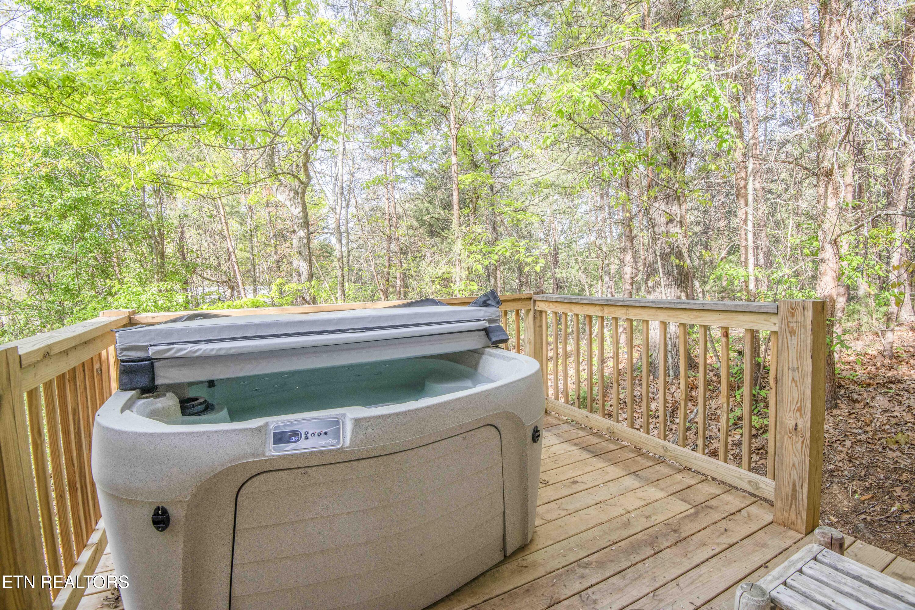 906 Lowe Valley Drive Sevierville TN 37862