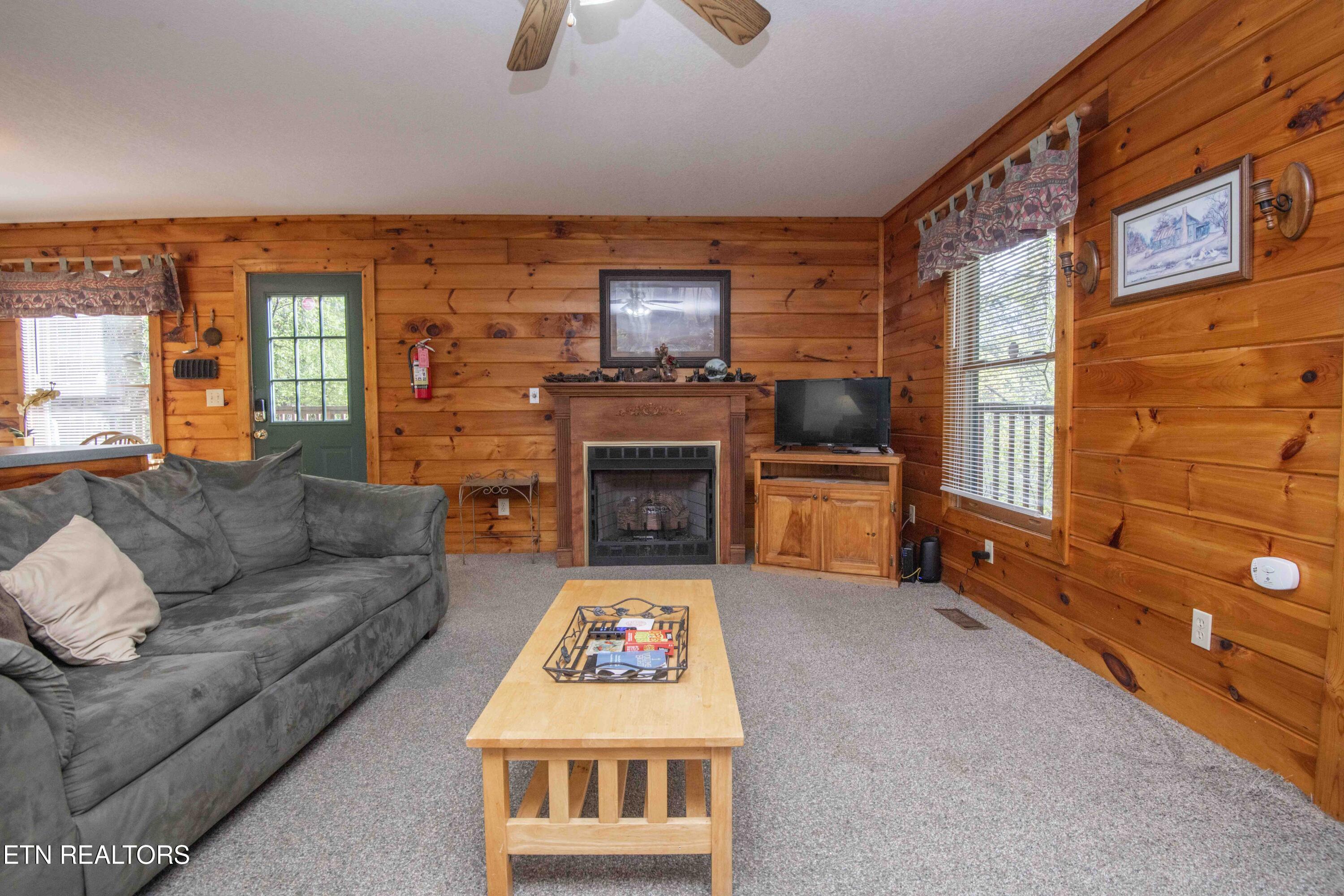 906 Lowe Valley Drive Sevierville TN 37862