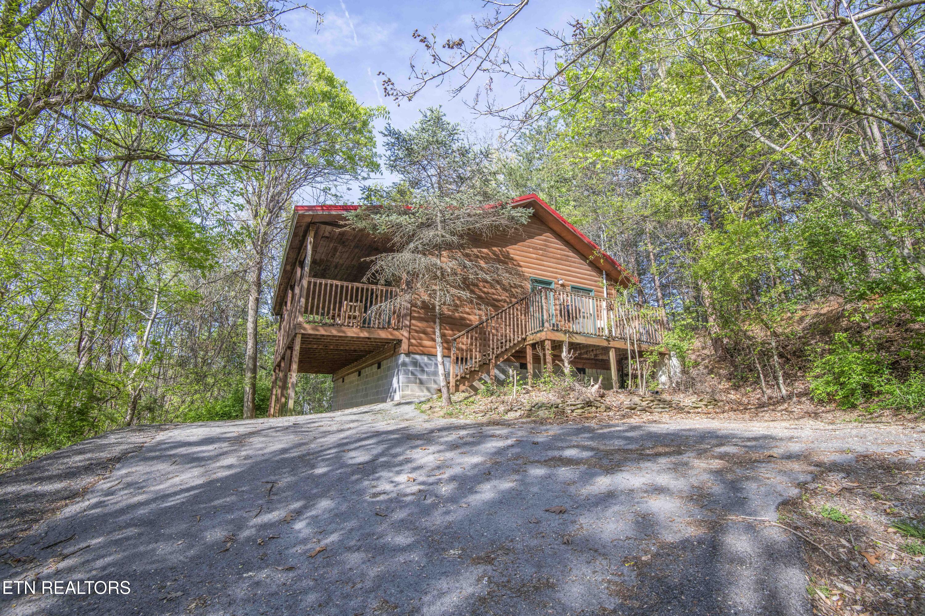 906 Lowe Valley Drive Sevierville TN 37862