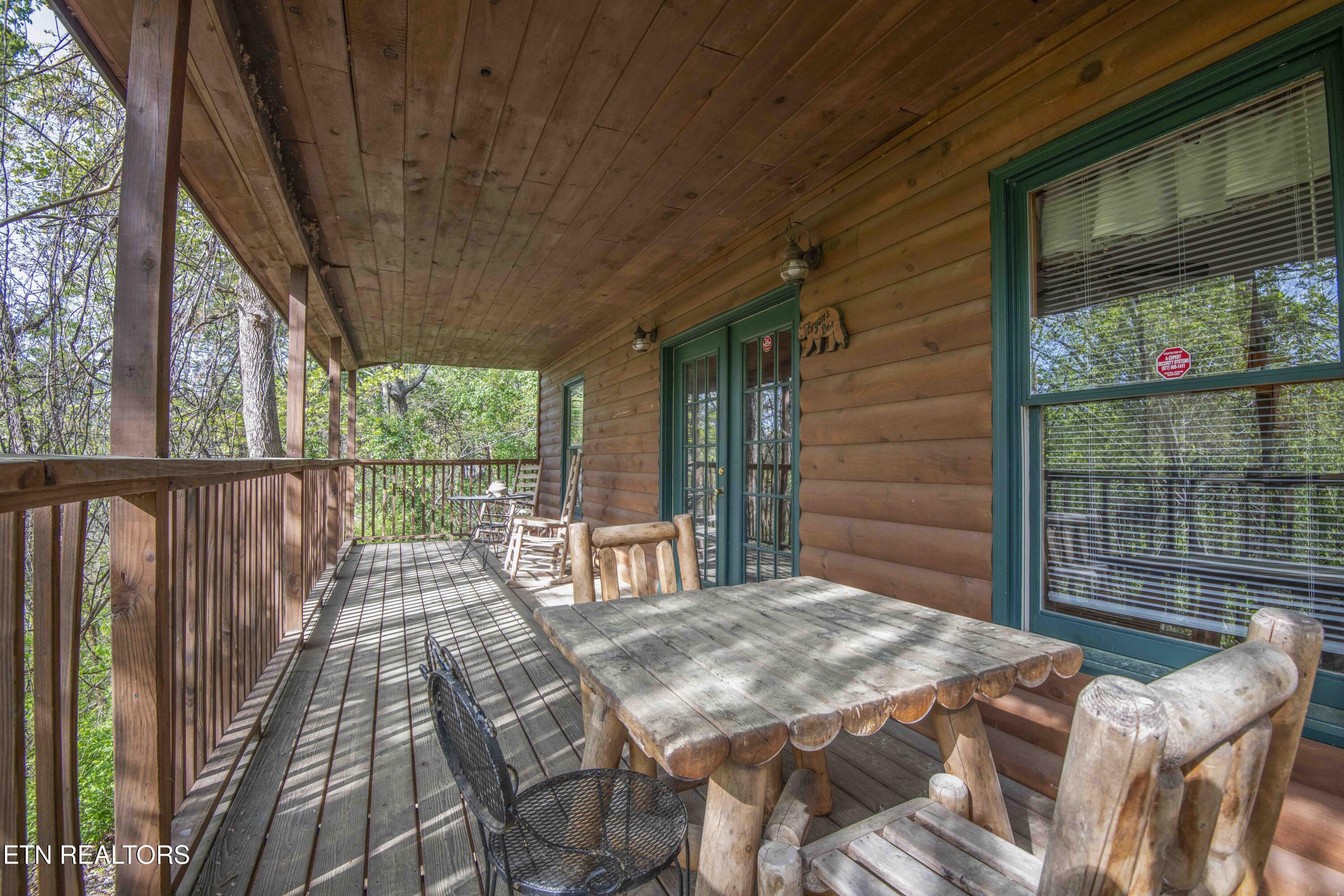 906 Lowe Valley Drive Sevierville TN 37862