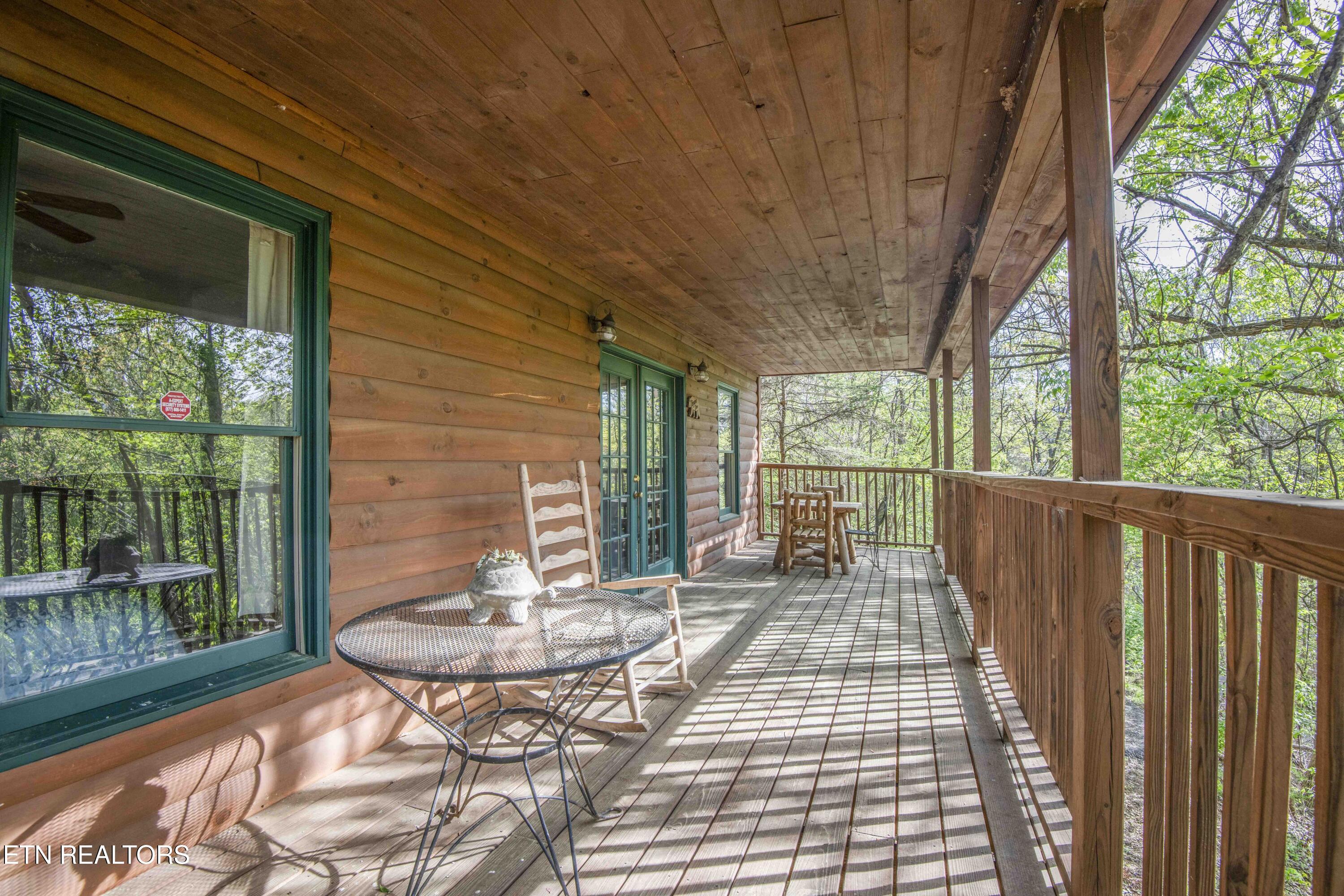 906 Lowe Valley Drive Sevierville TN 37862