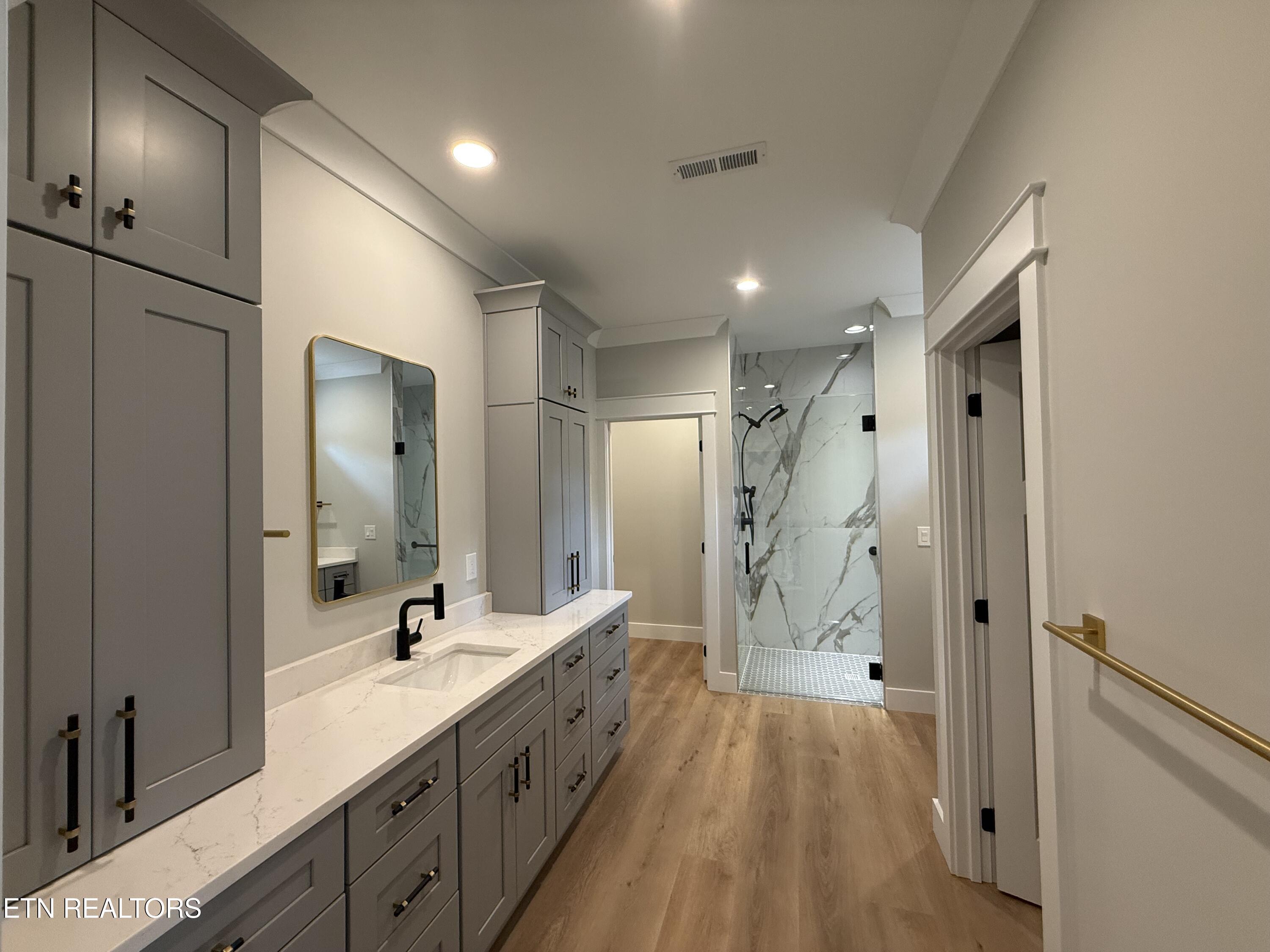 208 Ootsima Way Loudon TN 37774