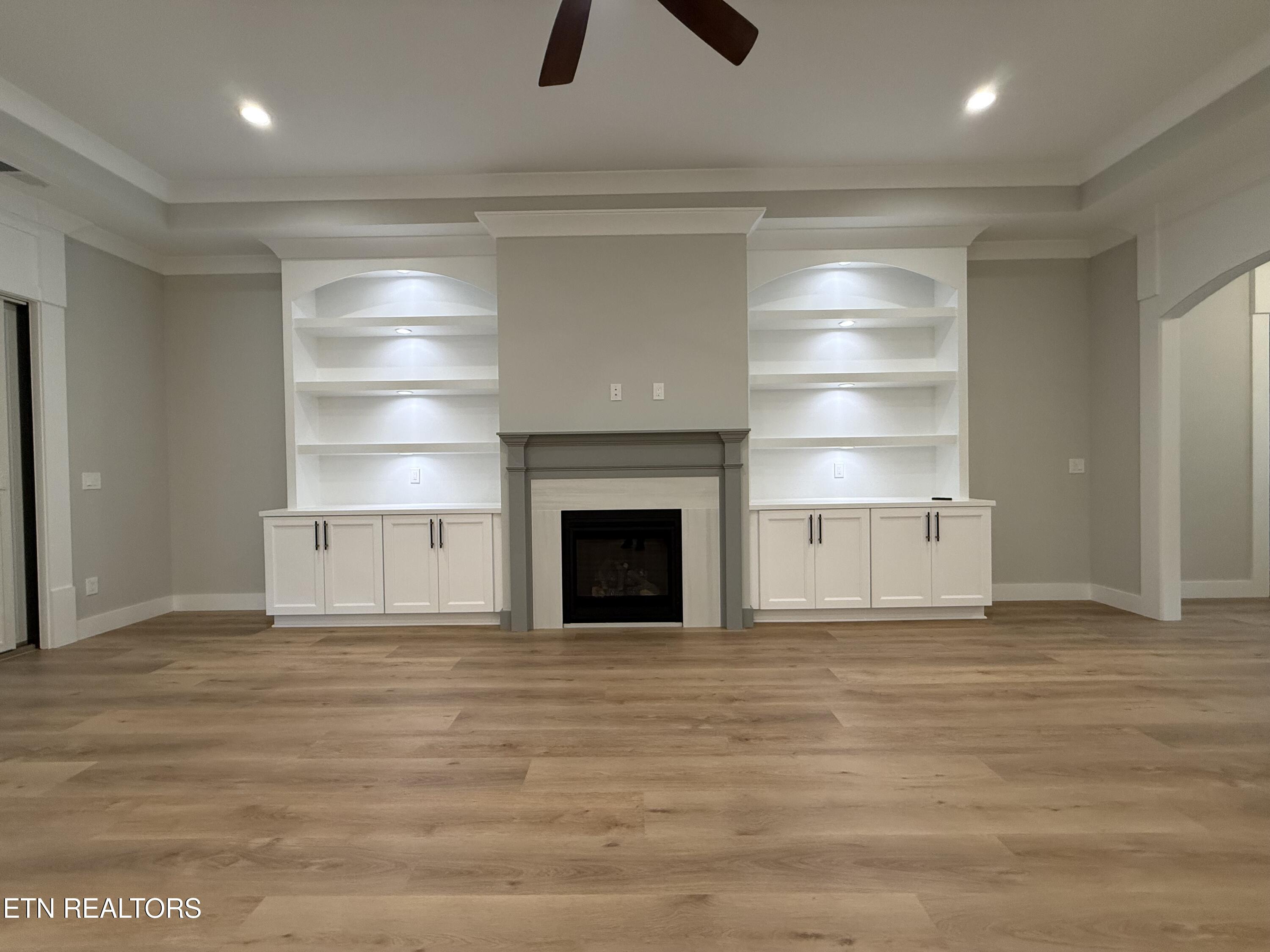 208 Ootsima Way Loudon TN 37774